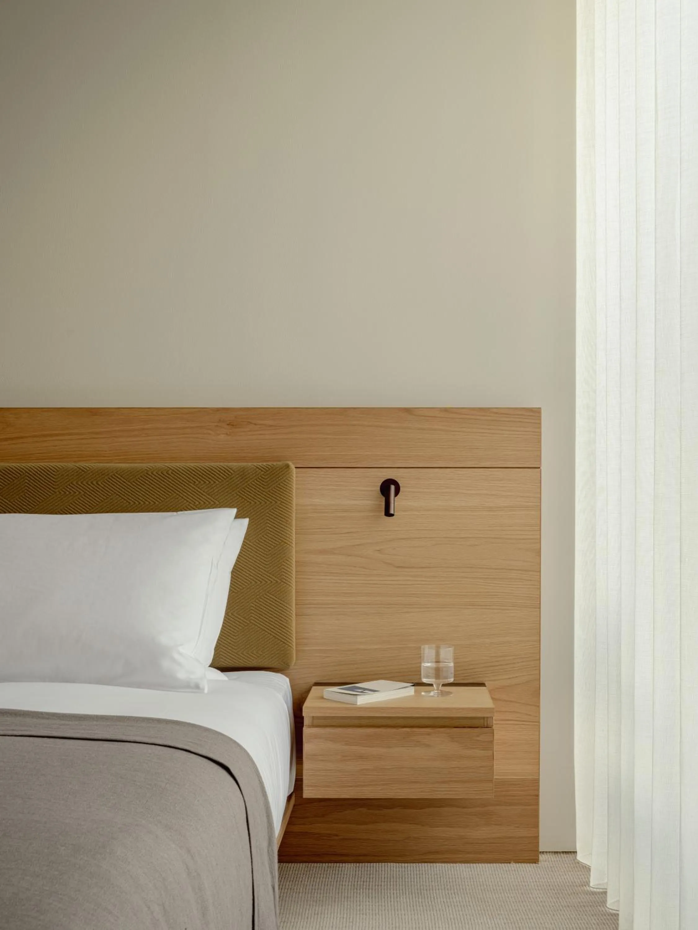 Bed in TRUNK(HOTEL) YOYOGI PARK