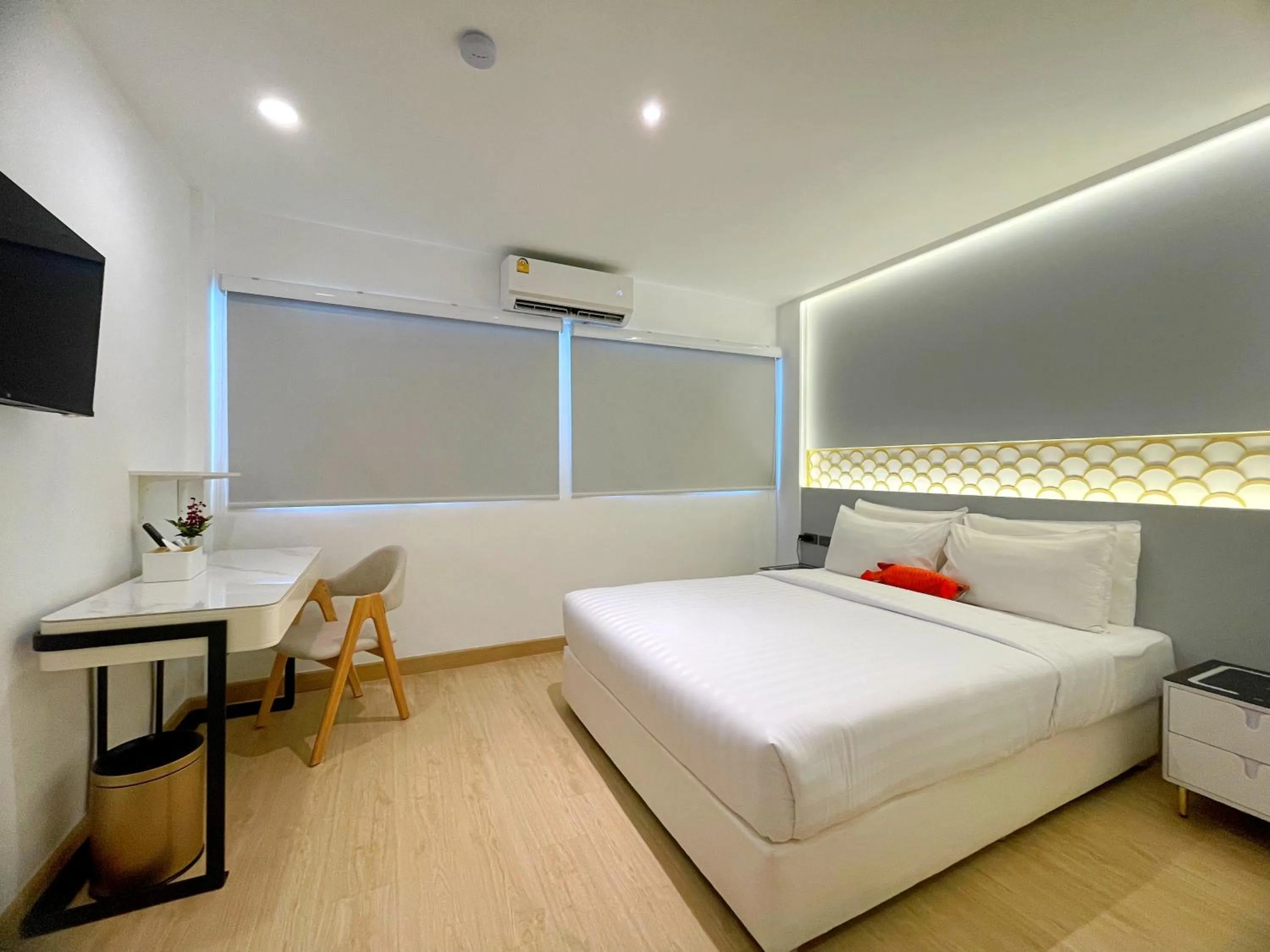 Bedroom, Bed in Arawana Express Sukhumvit 22