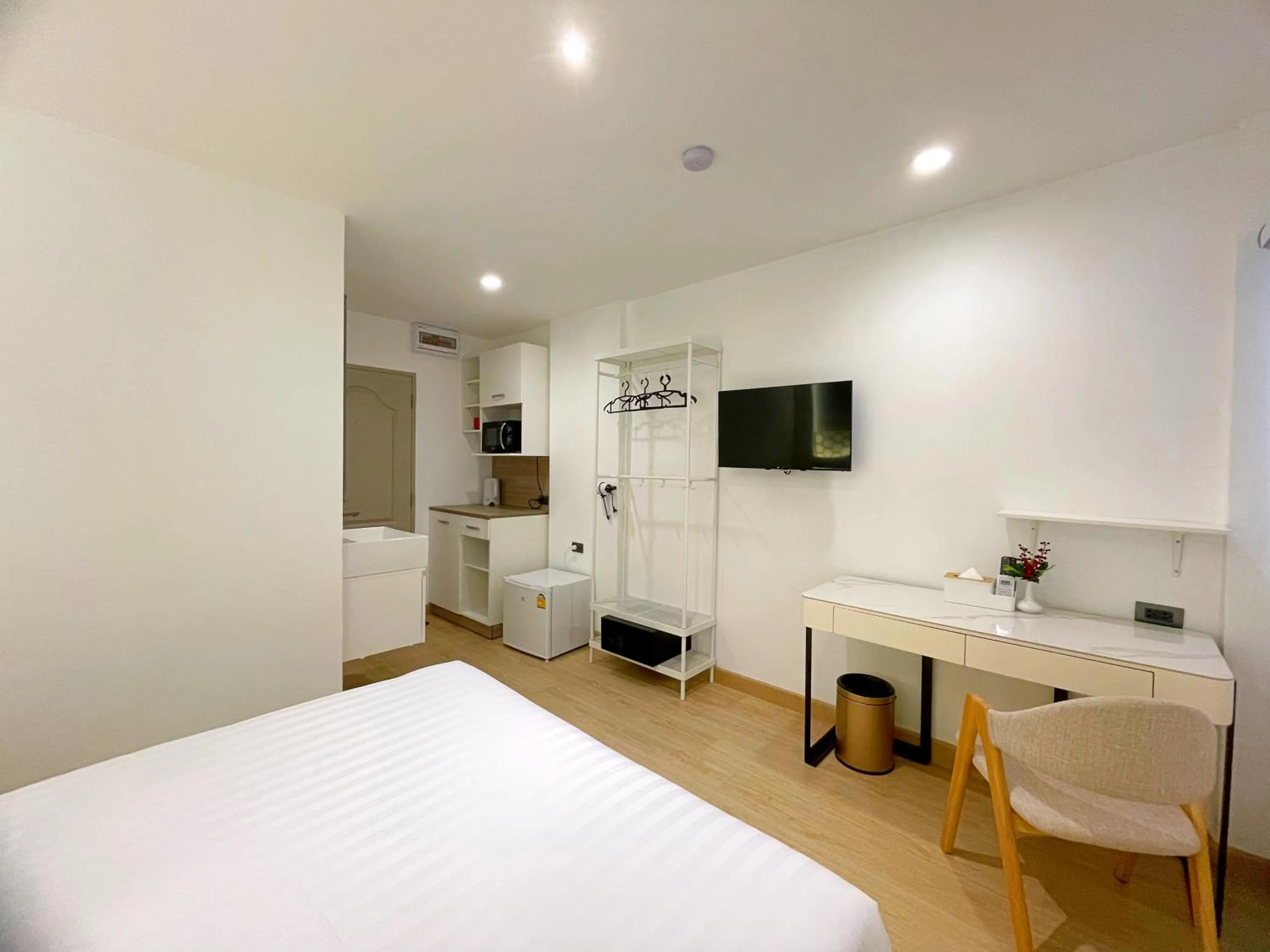 Bedroom, Bed in Arawana Express Sukhumvit 22