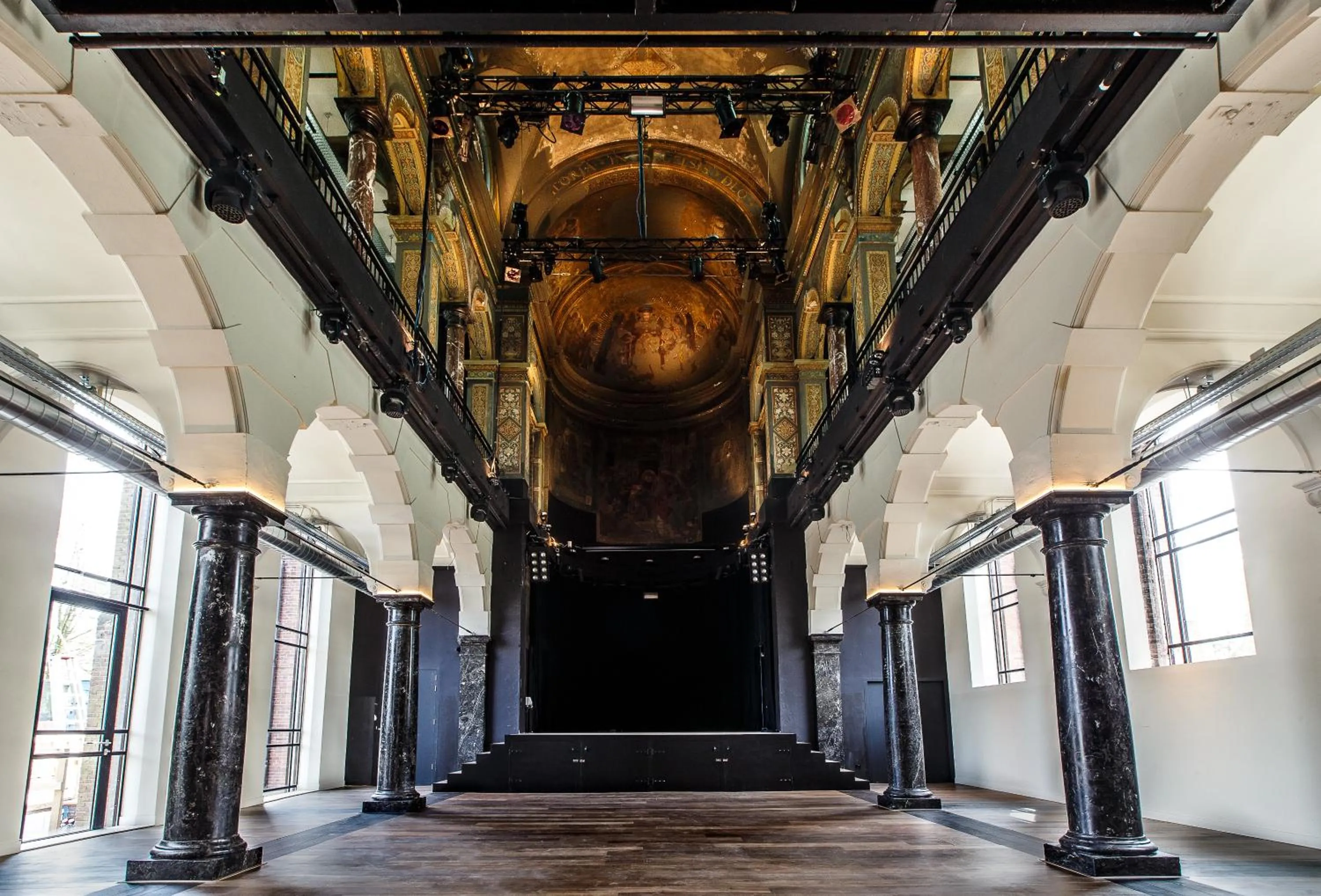 Property building in Hotel Arena