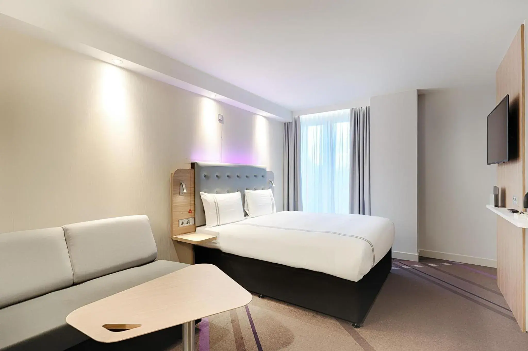 Double Room - Disability Access in Premier Inn Frankfurt Westend Double Room - Disability Access in Premier Inn Frankfurt Westend