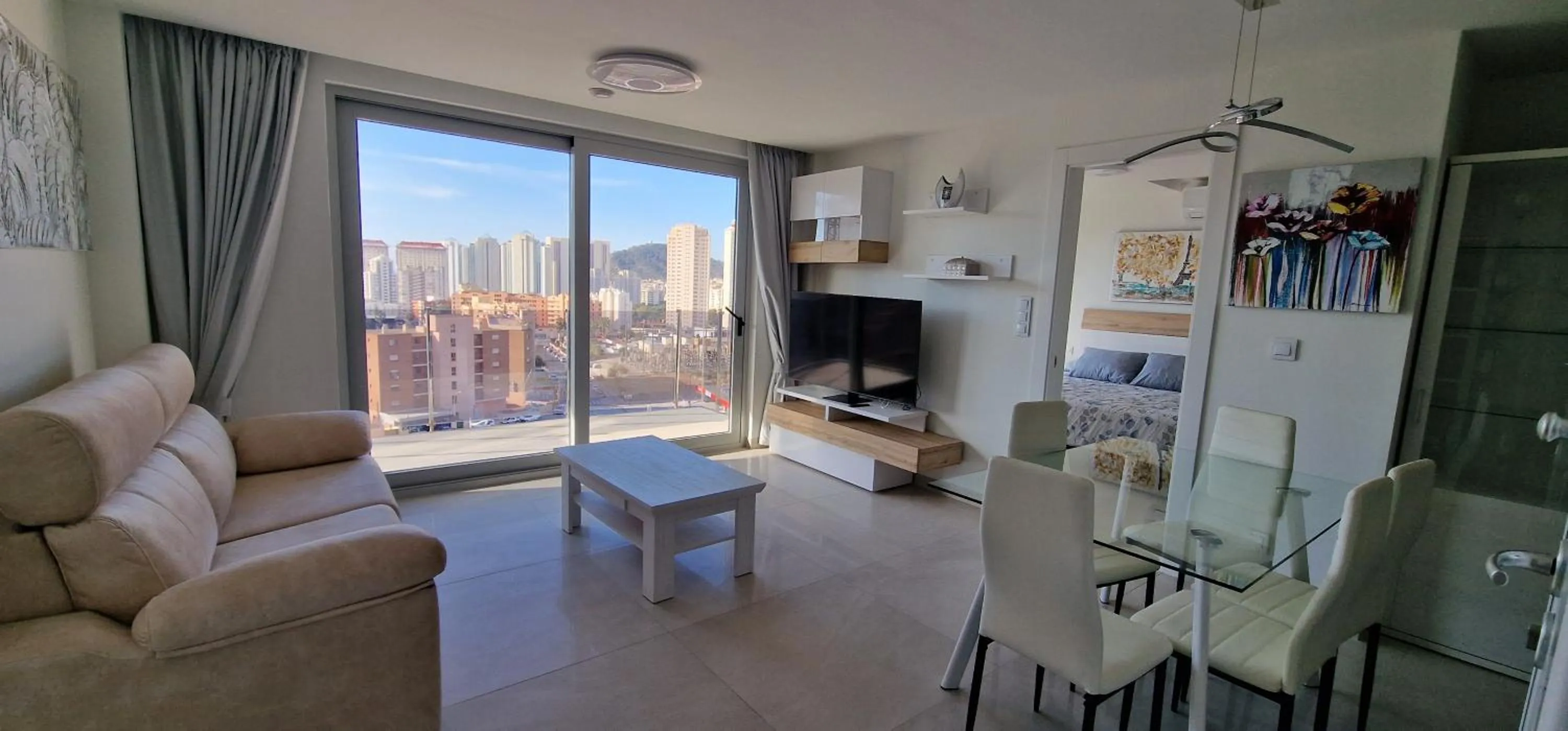 APARTAMENTOS OASIS DE LA CALA