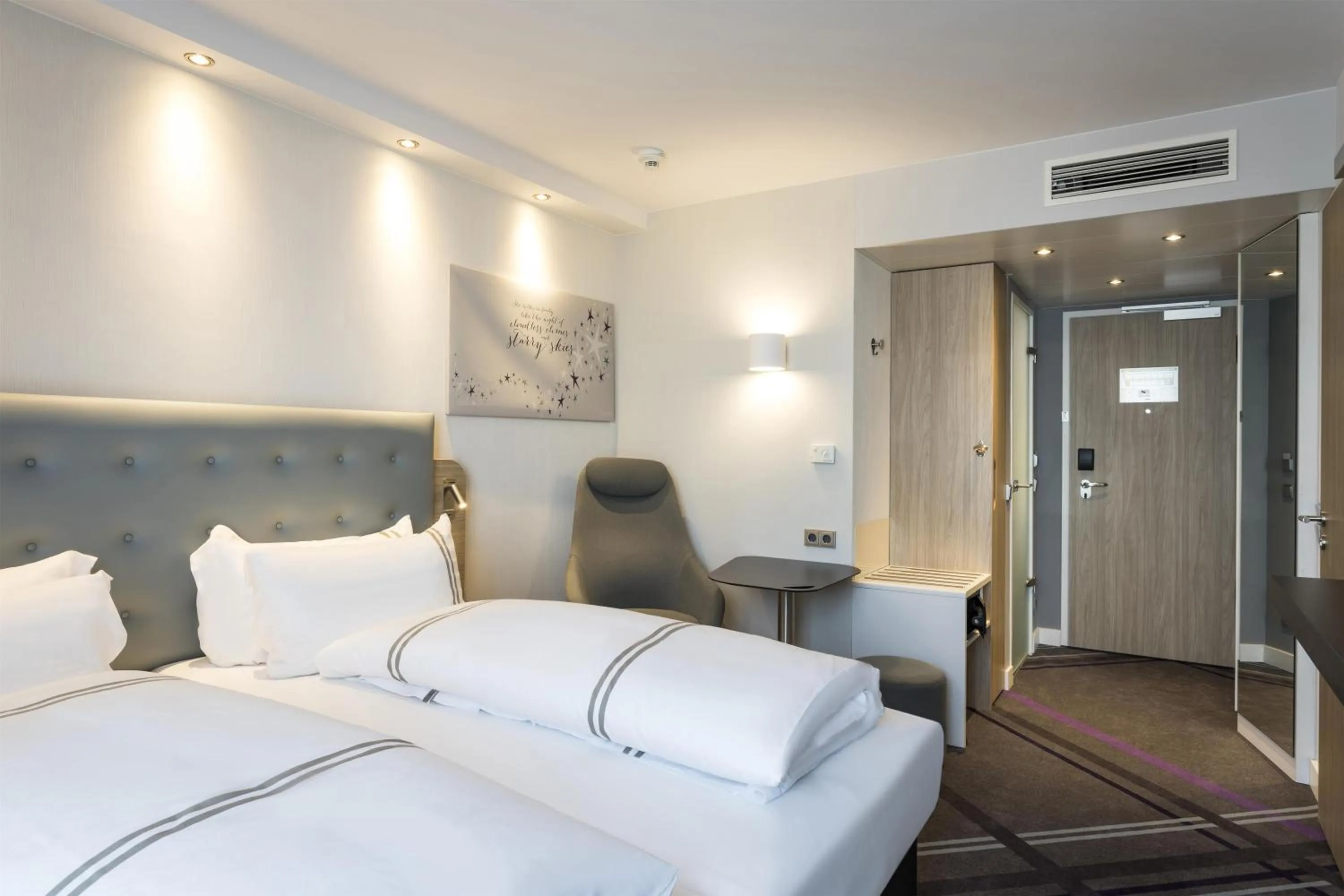 Bedroom, Bed in Premier Inn Freiburg City Süd