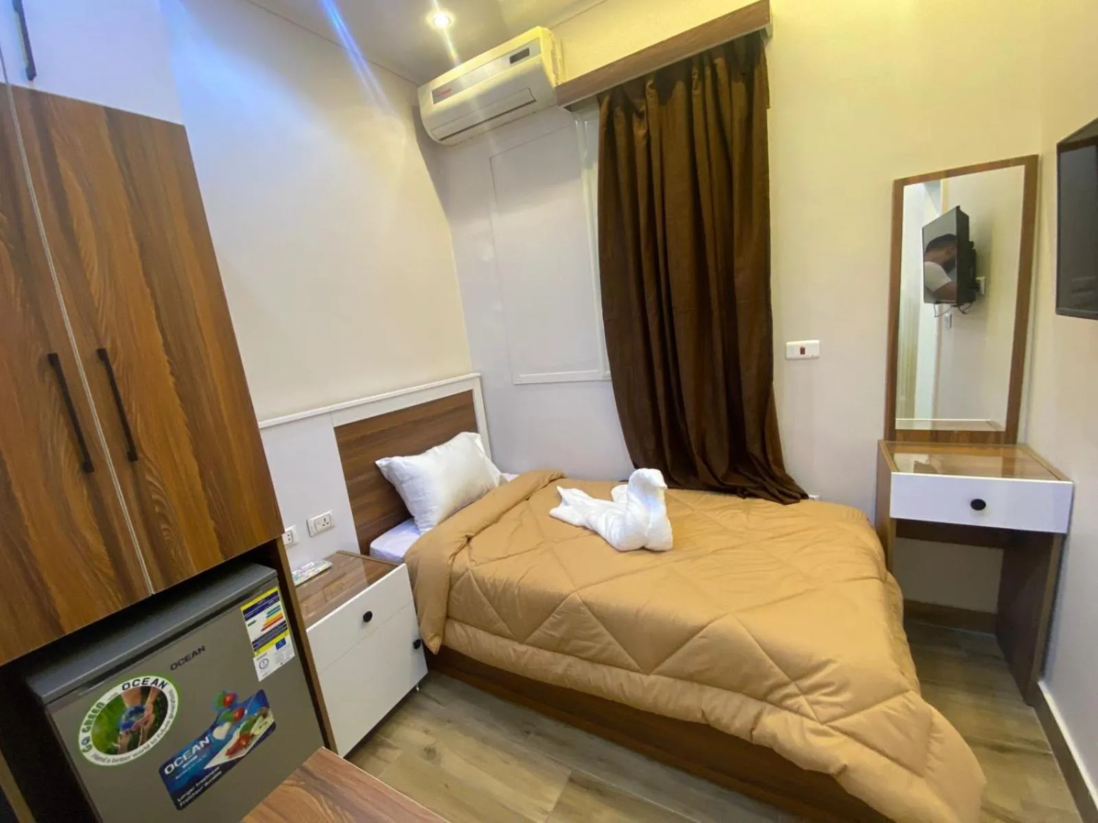 Photo of the whole room, Bed in Central Cairo Hotel