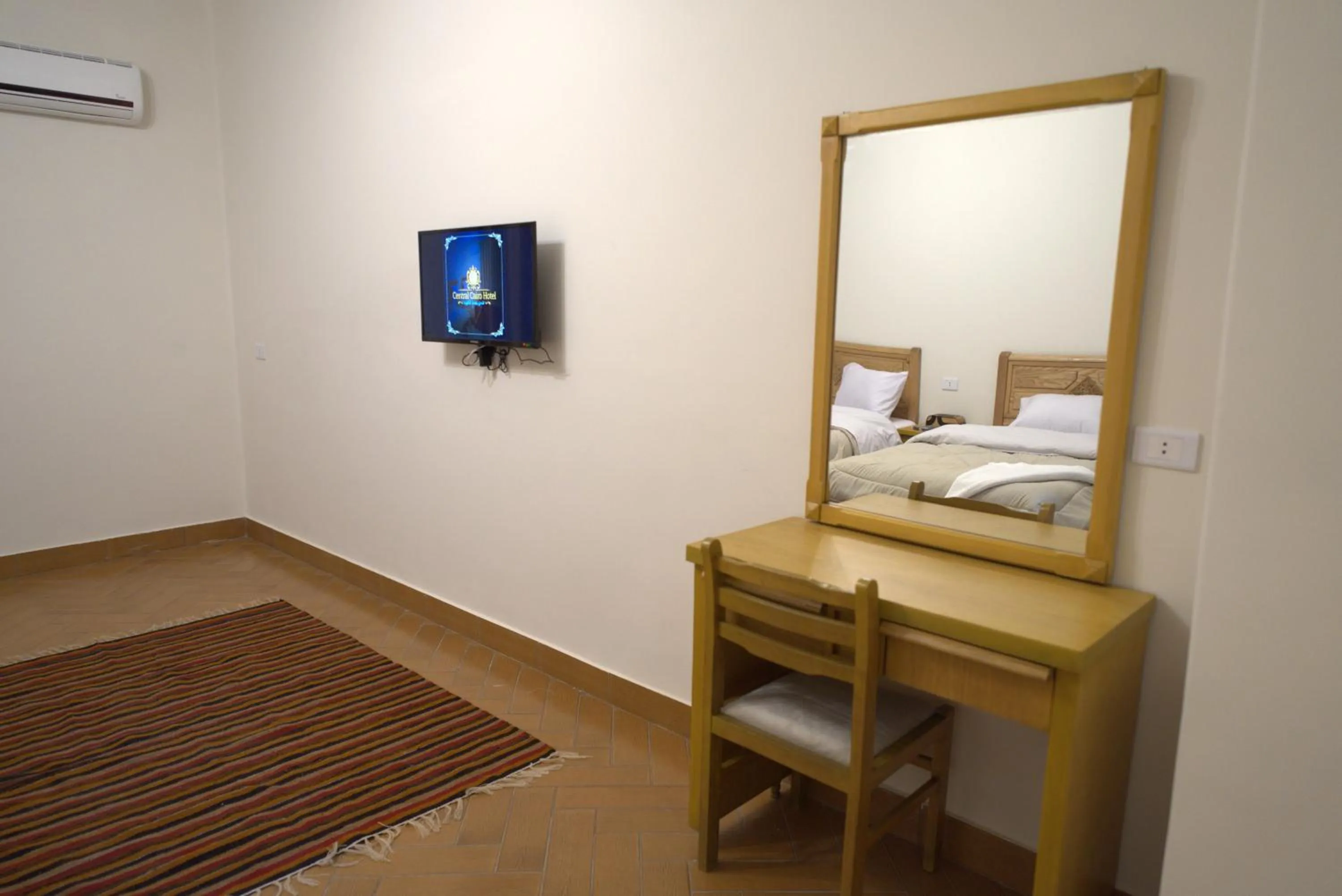 TV and multimedia, Bed in Central Cairo Hotel