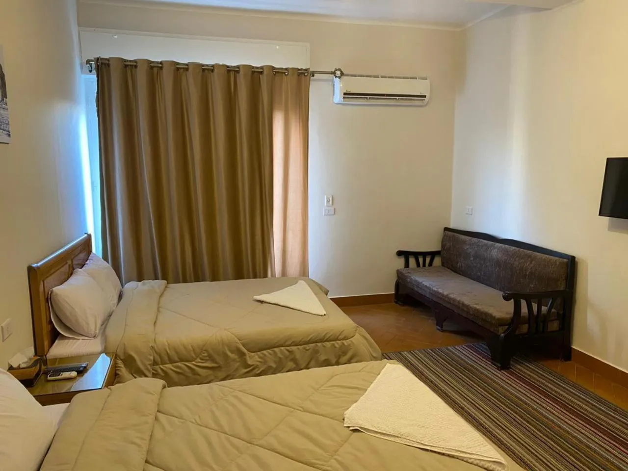Seating area, Bed in Central Cairo Hotel