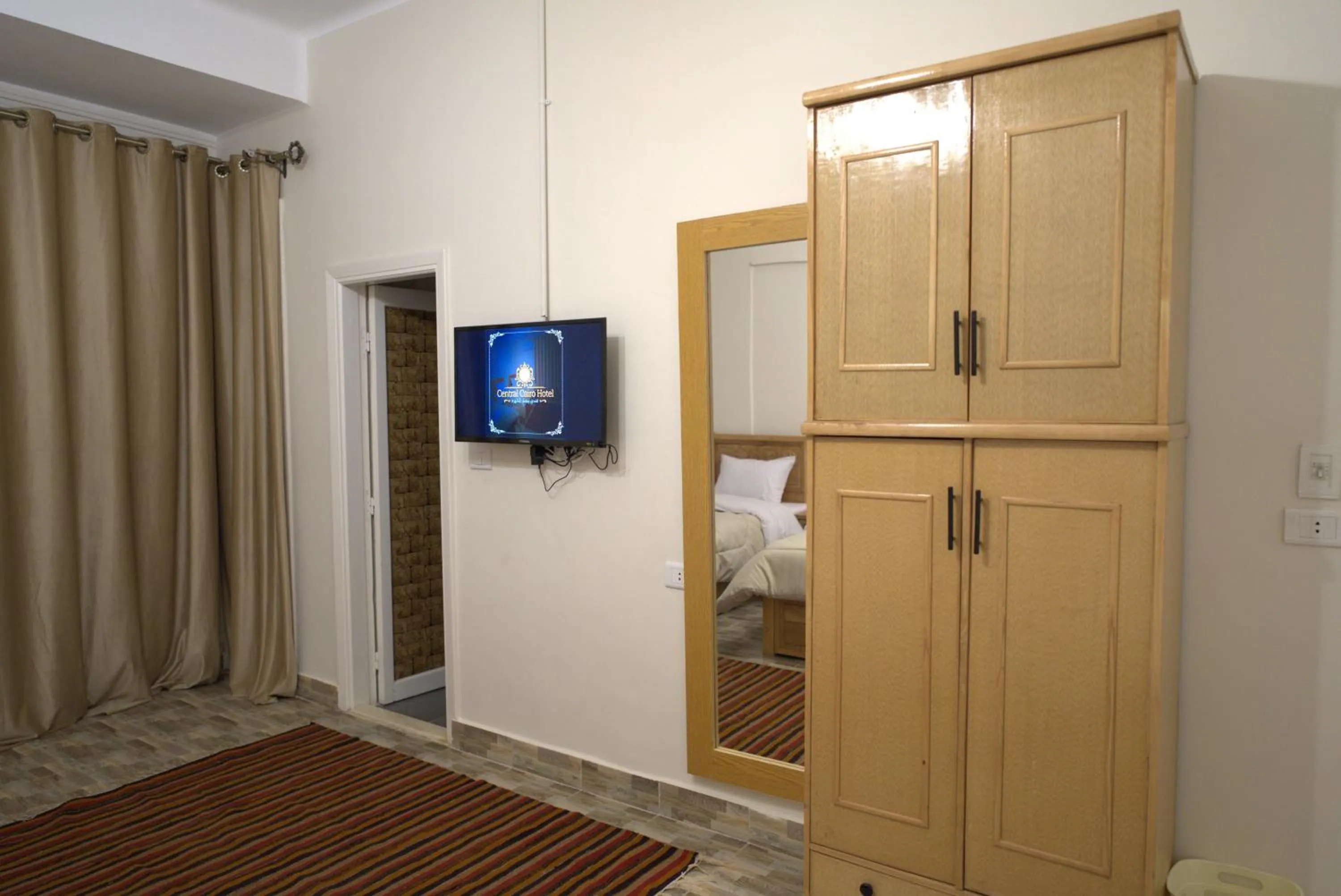 TV and multimedia, Bed in Central Cairo Hotel