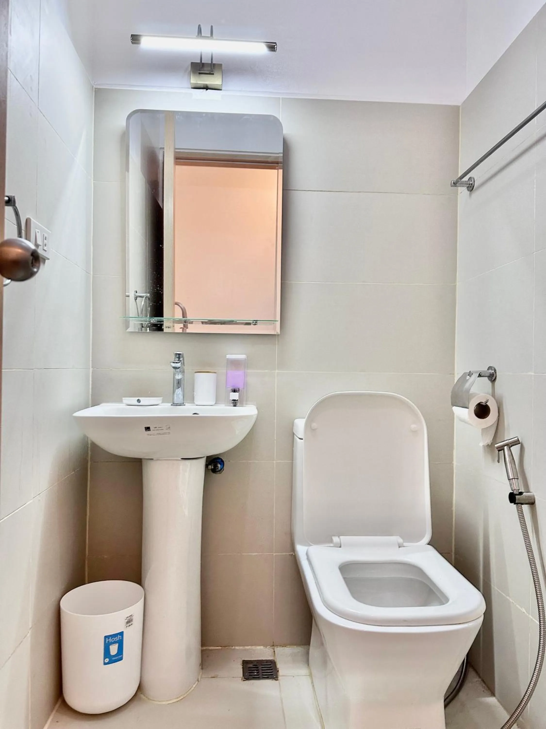 Scandinavian 1 BR beside SM CDO w POOL and Netflix