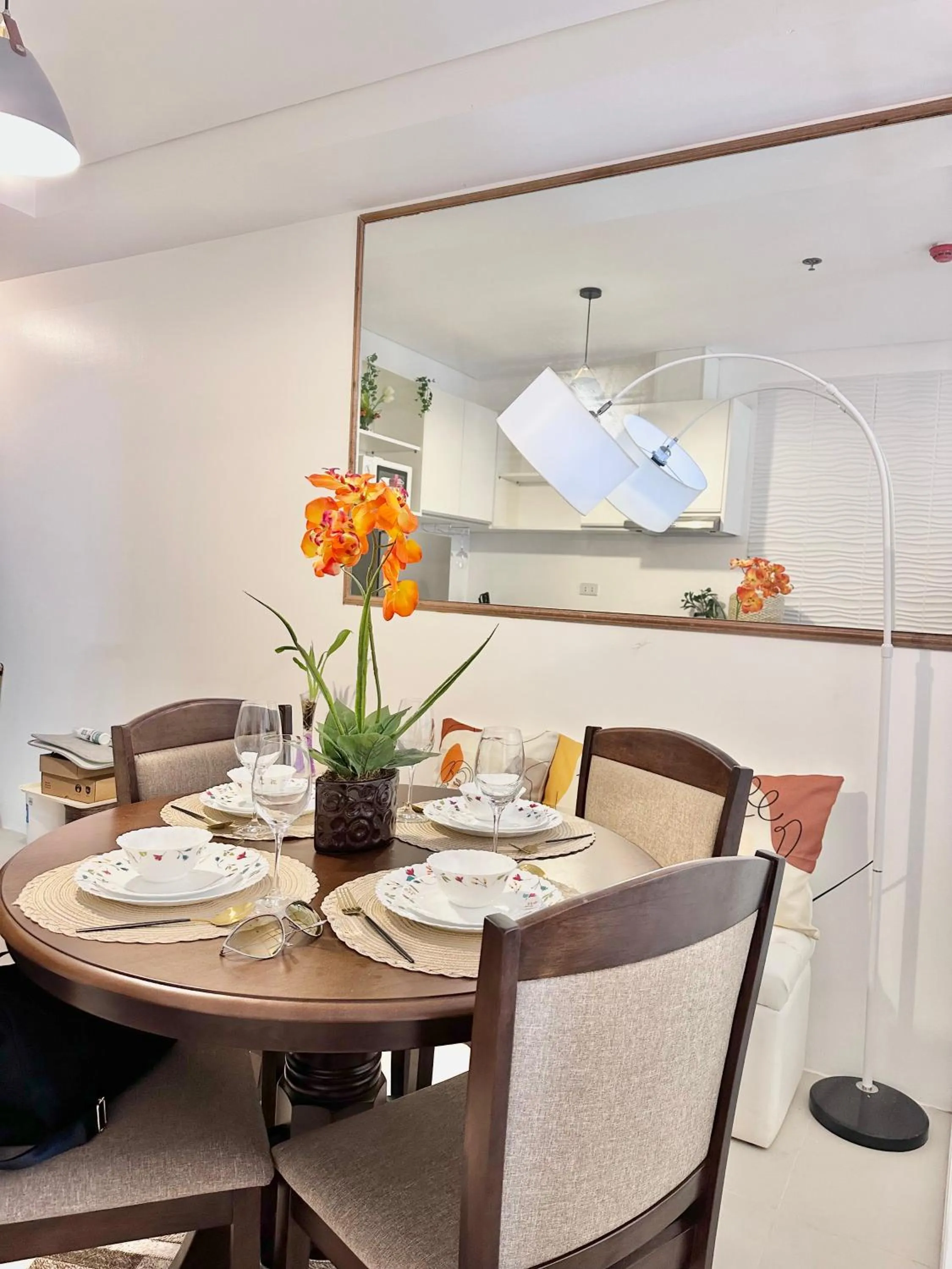 Scandinavian 1 BR beside SM CDO w POOL and Netflix