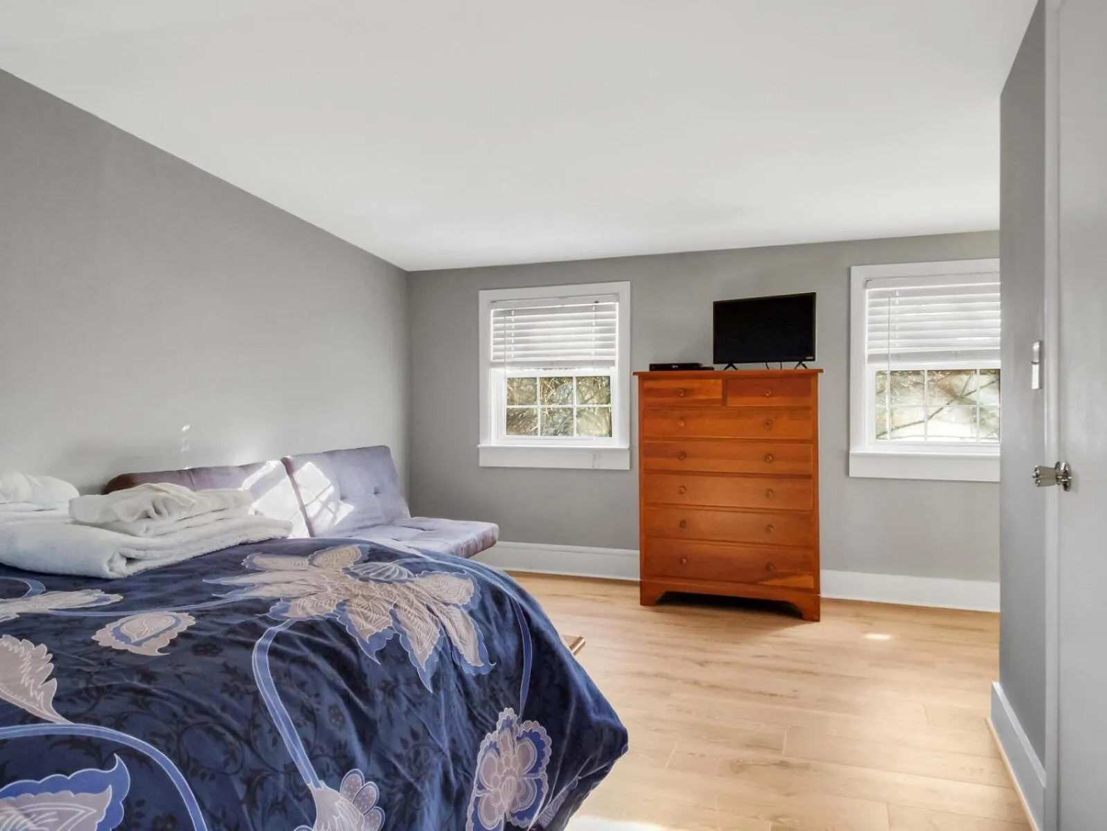 Bed in The Thistle Inn