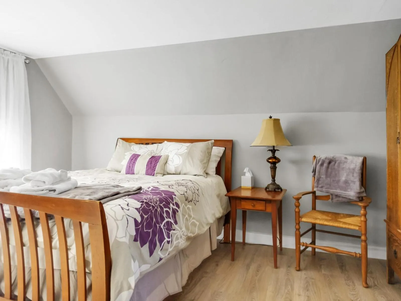 Bed in The Thistle Inn