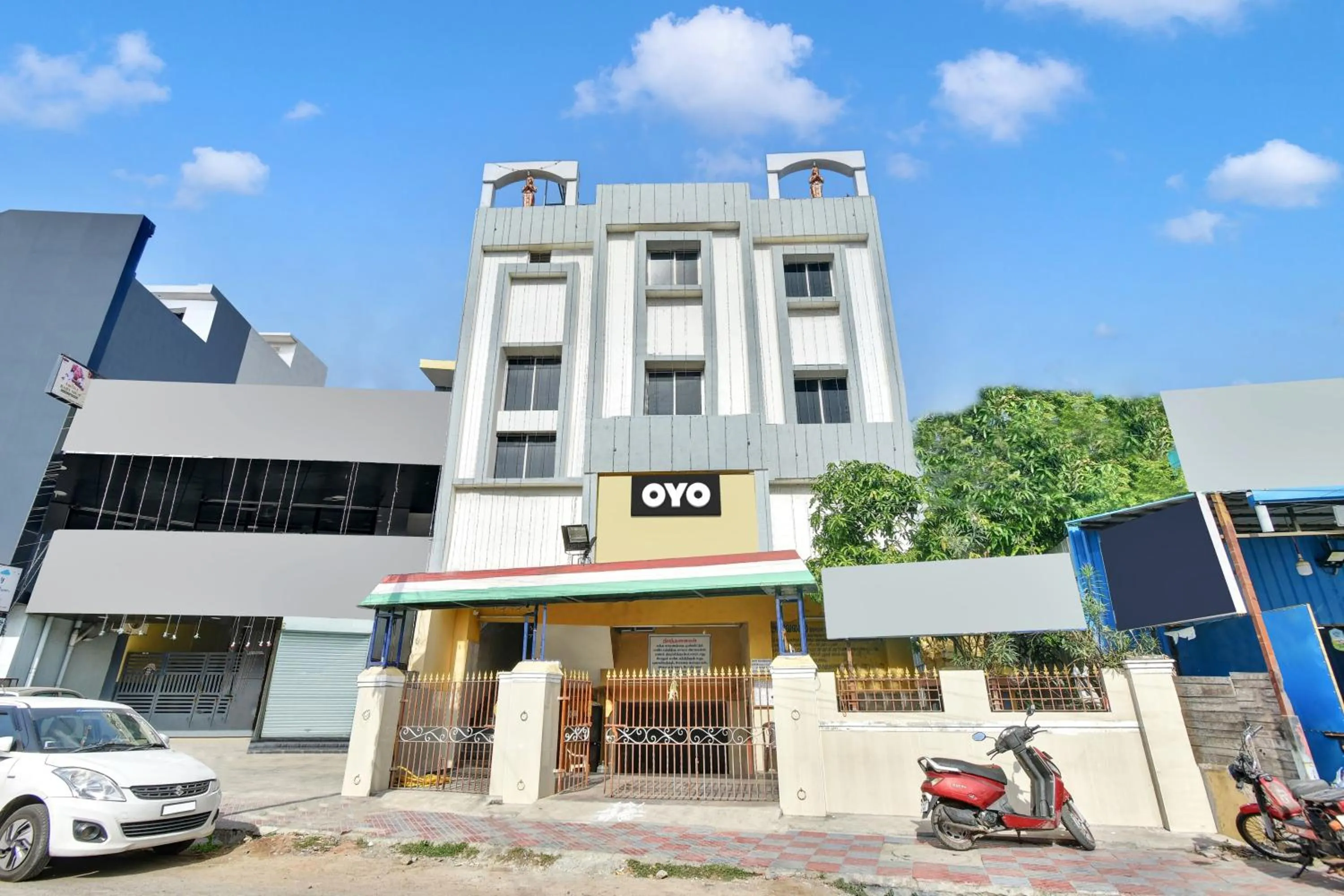 Facade/entrance in Hotel O RKR Residency