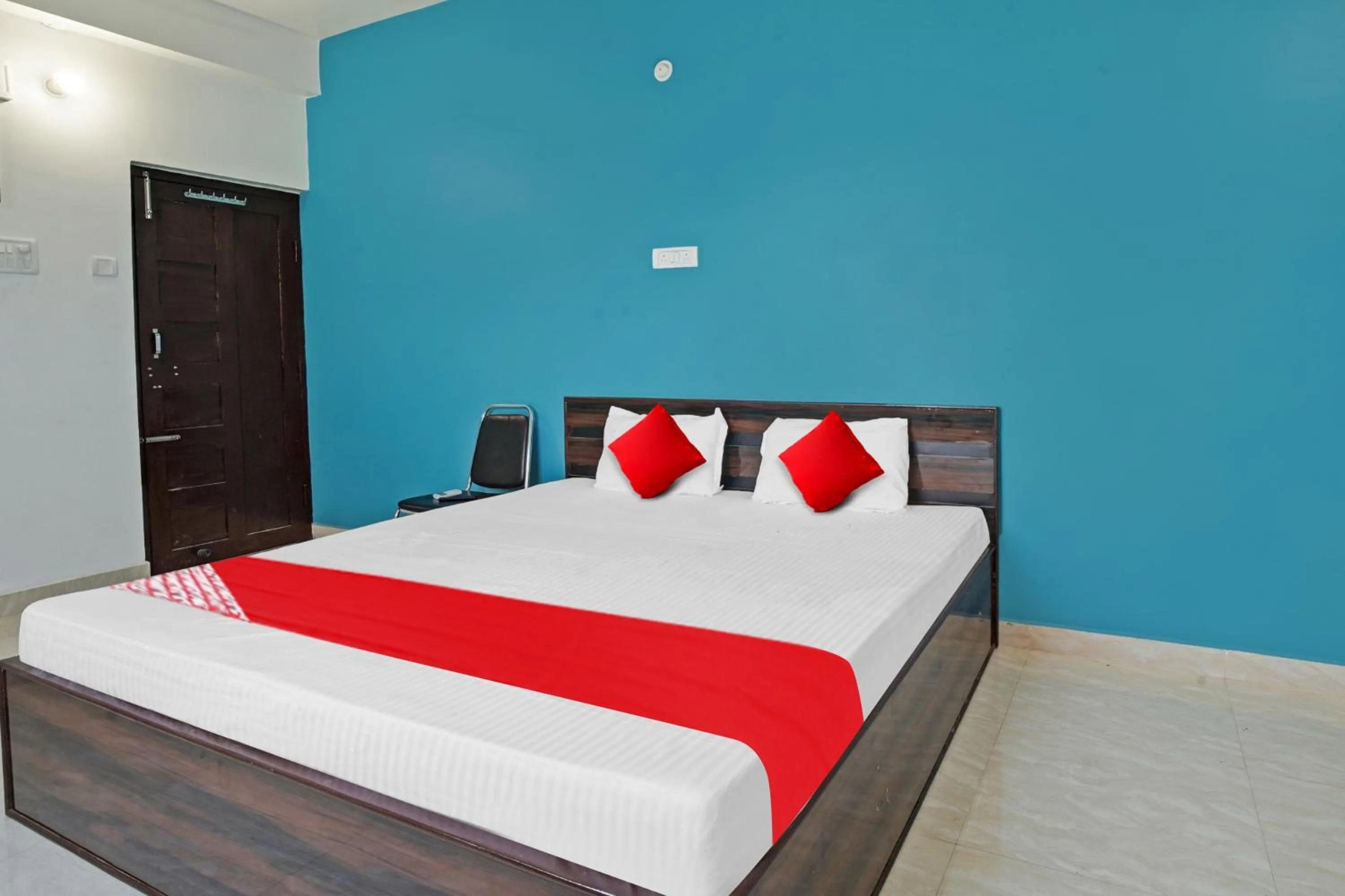 Bedroom in Hotel O by OYO Sun City