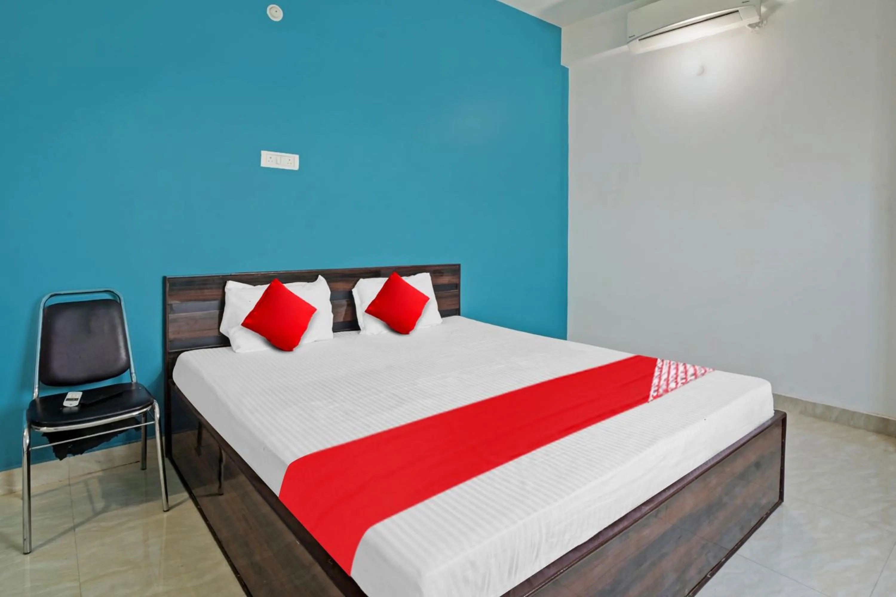 Bedroom in Hotel O by OYO Sun City