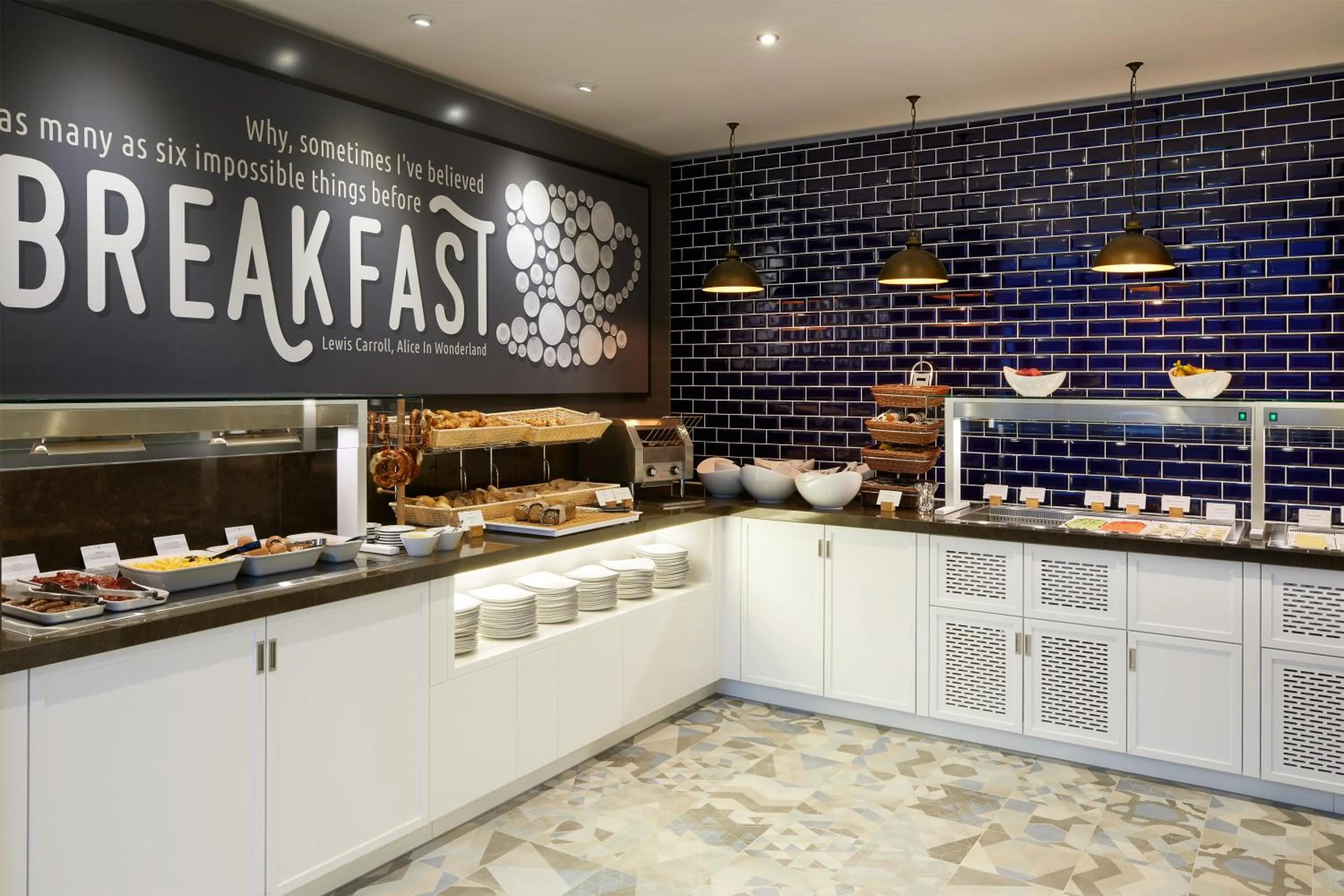 Restaurant/places to eat in Premier Inn Hamburg City Centre