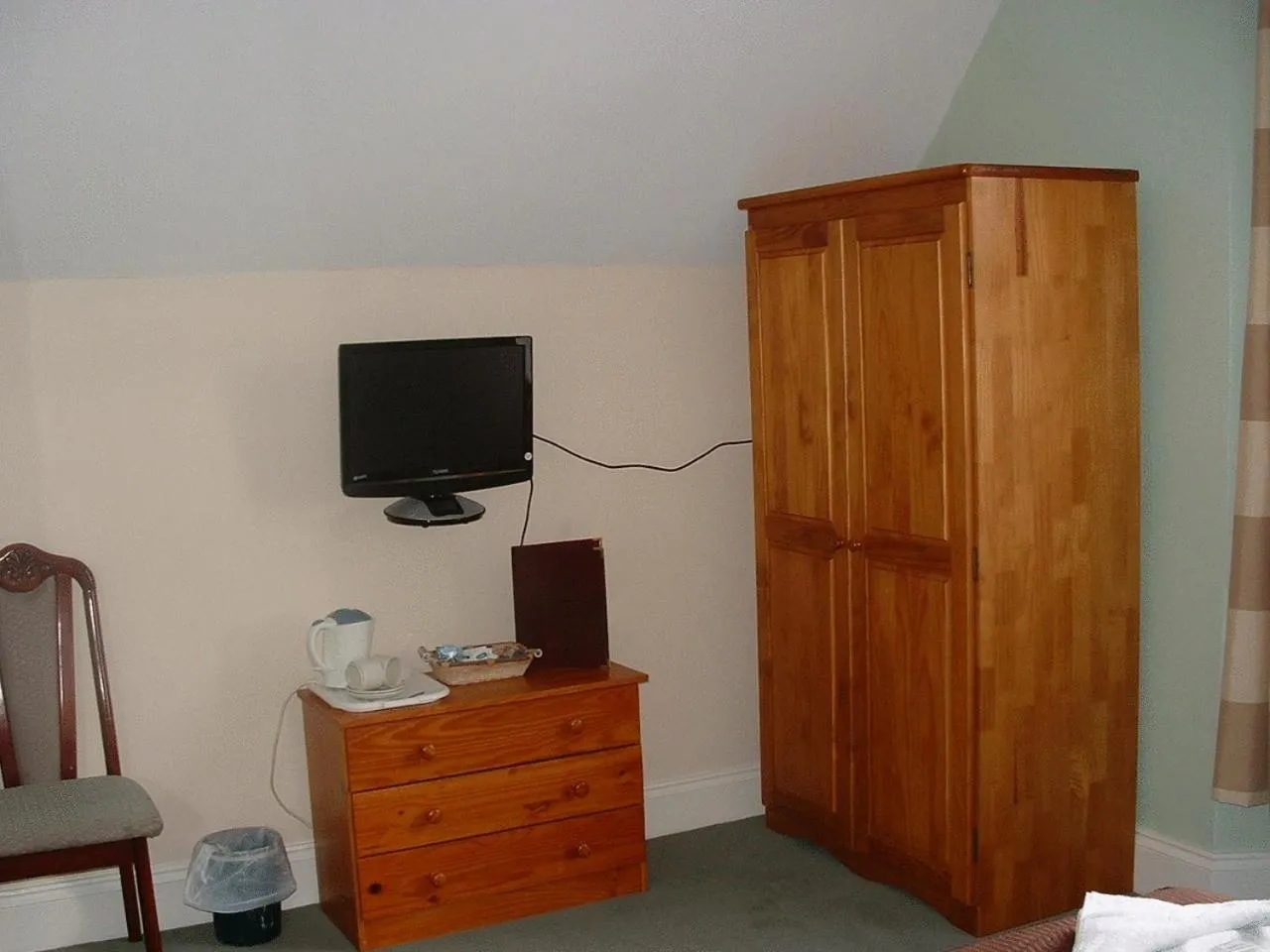 TV and multimedia, TV/Entertainment Center in Bath House Hotel