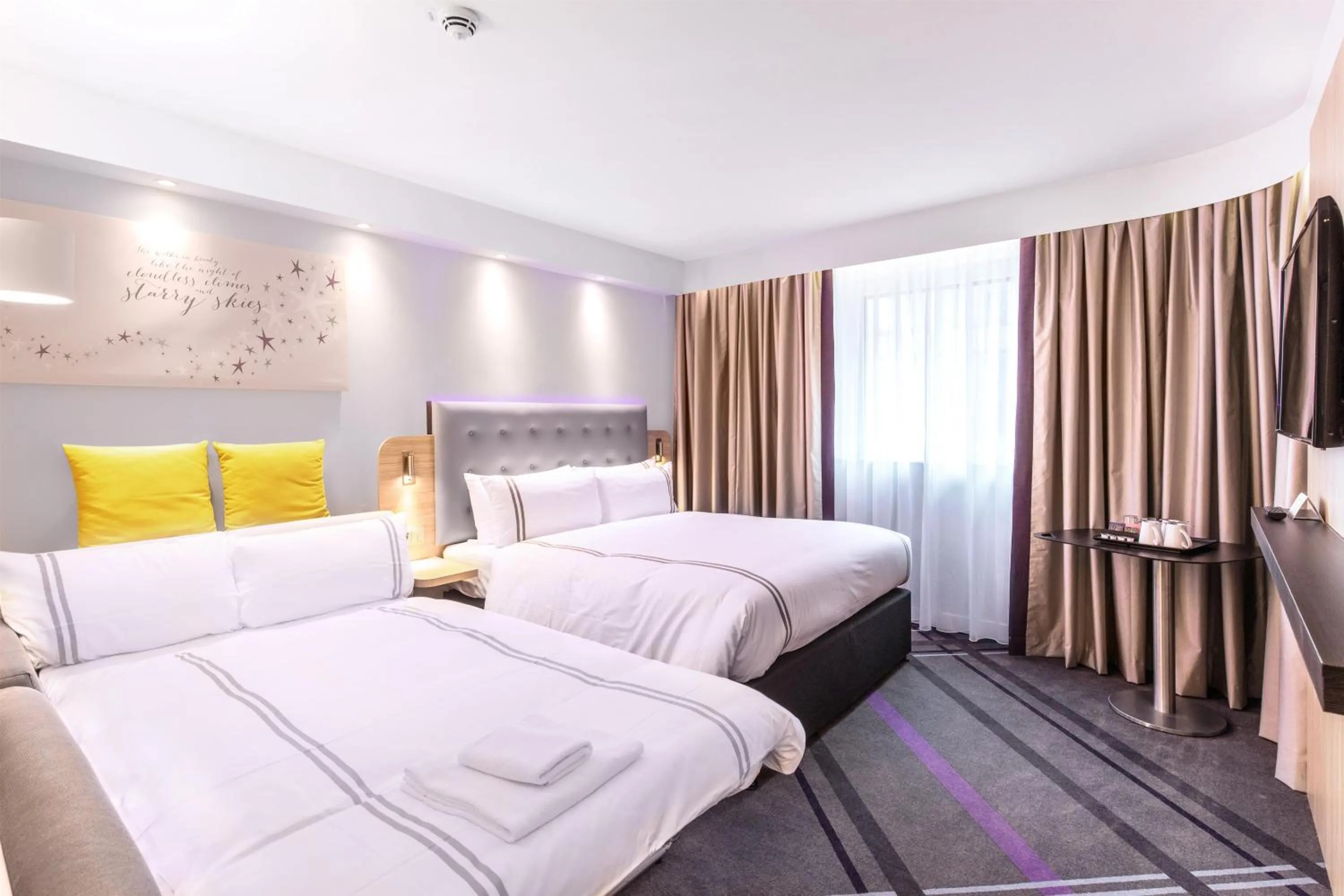 Bedroom, Bed in Premier Inn Hamburg City Hammerbrook