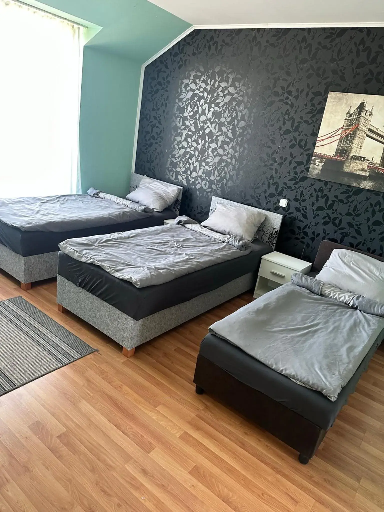 Triple Room - single occupancy in Velvet Motel Triple Room - single occupancy in Velvet Motel