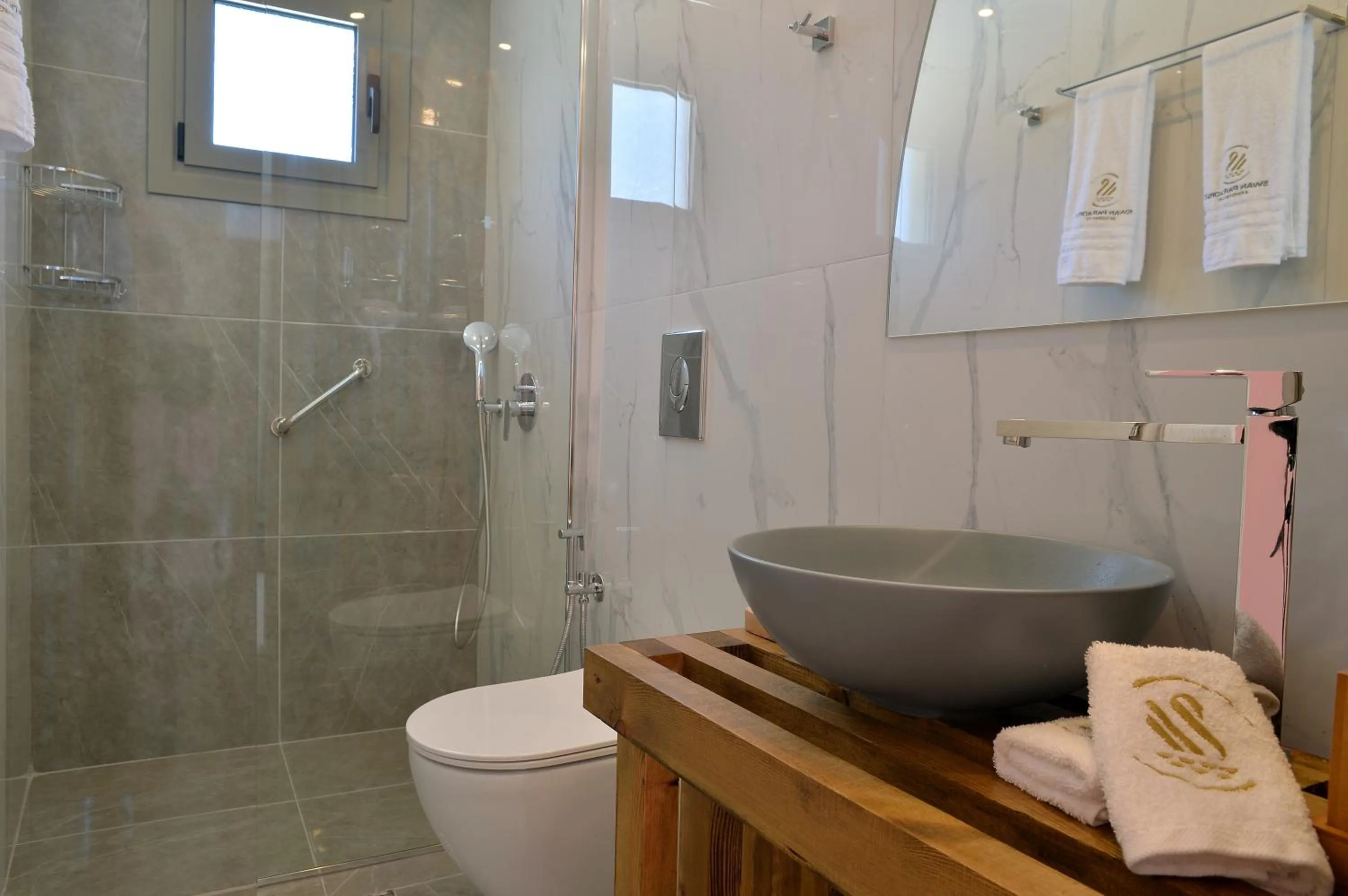 Shower in Swan Paradise Residences