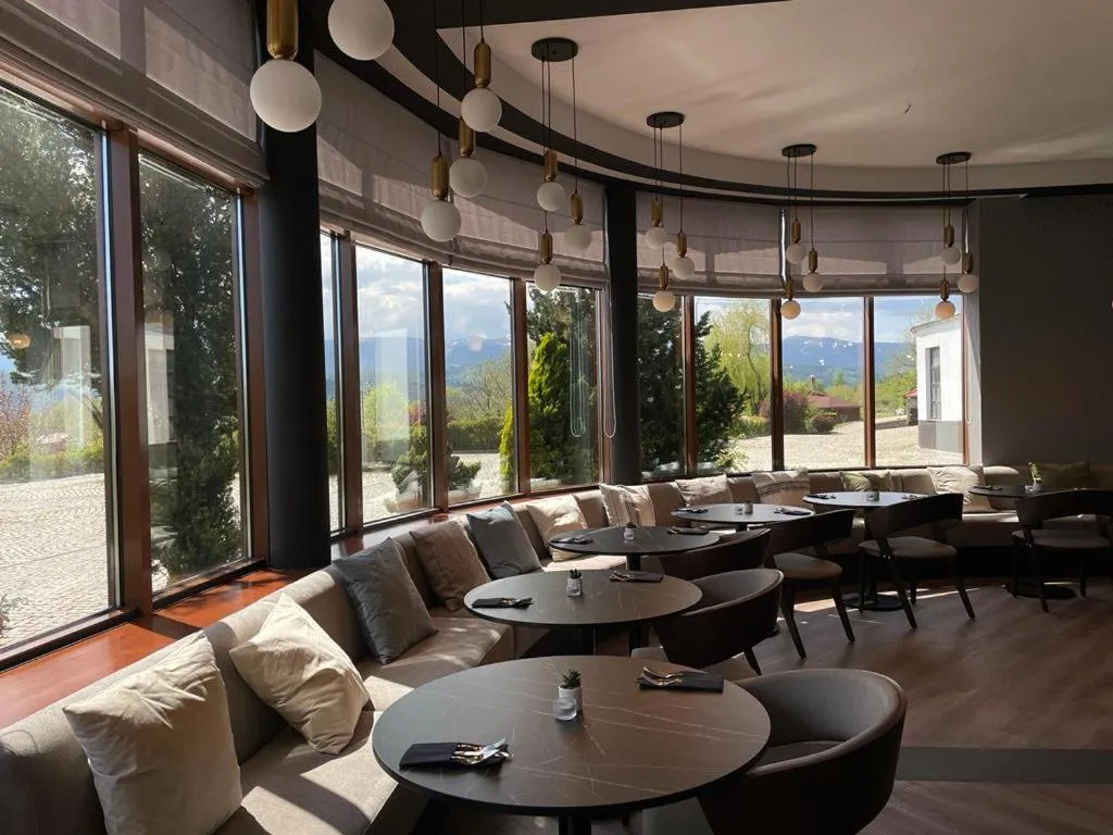 Restaurant/places to eat in Kyriad Karkonosze