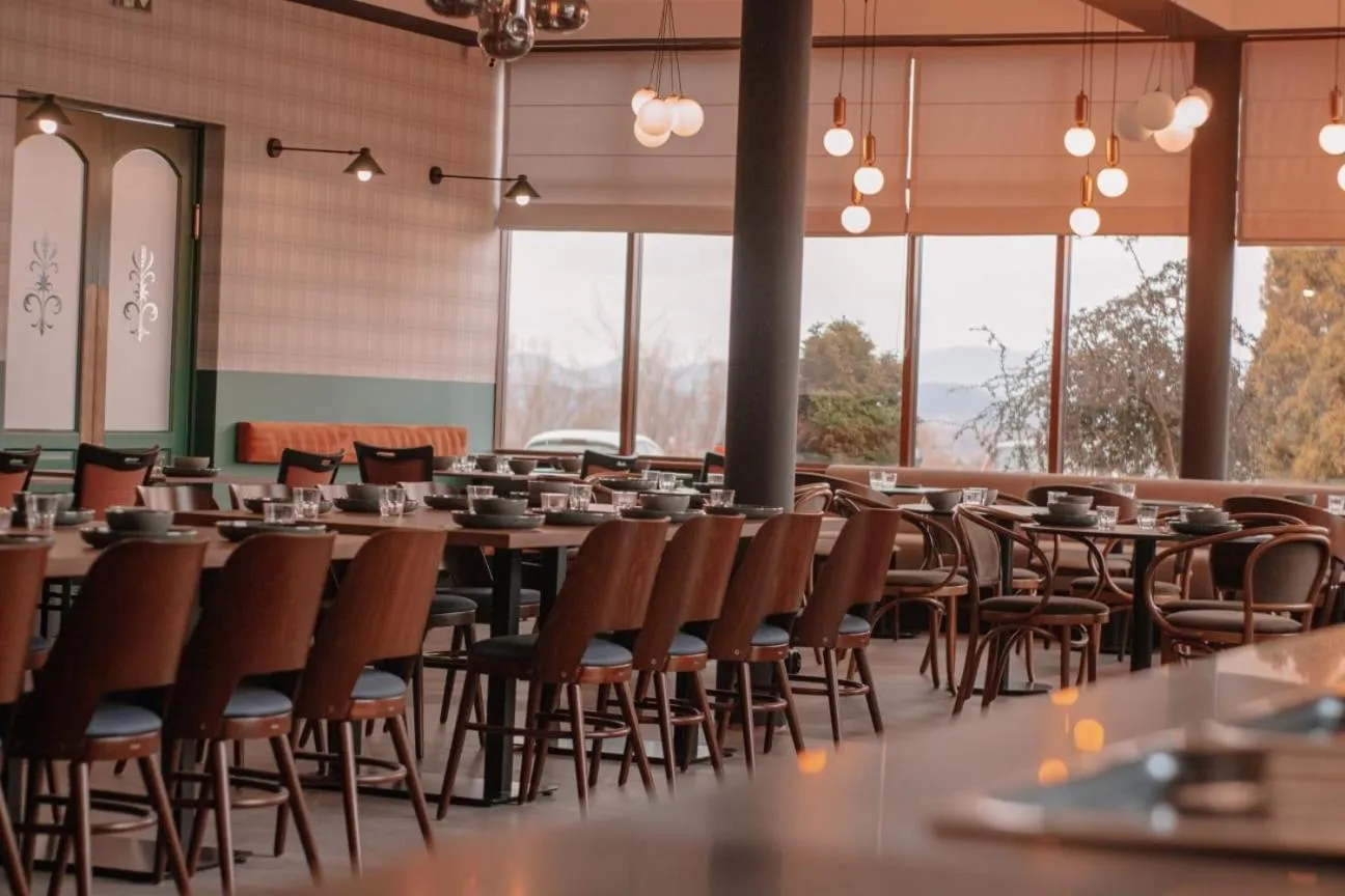 Restaurant/places to eat in Kyriad Karkonosze