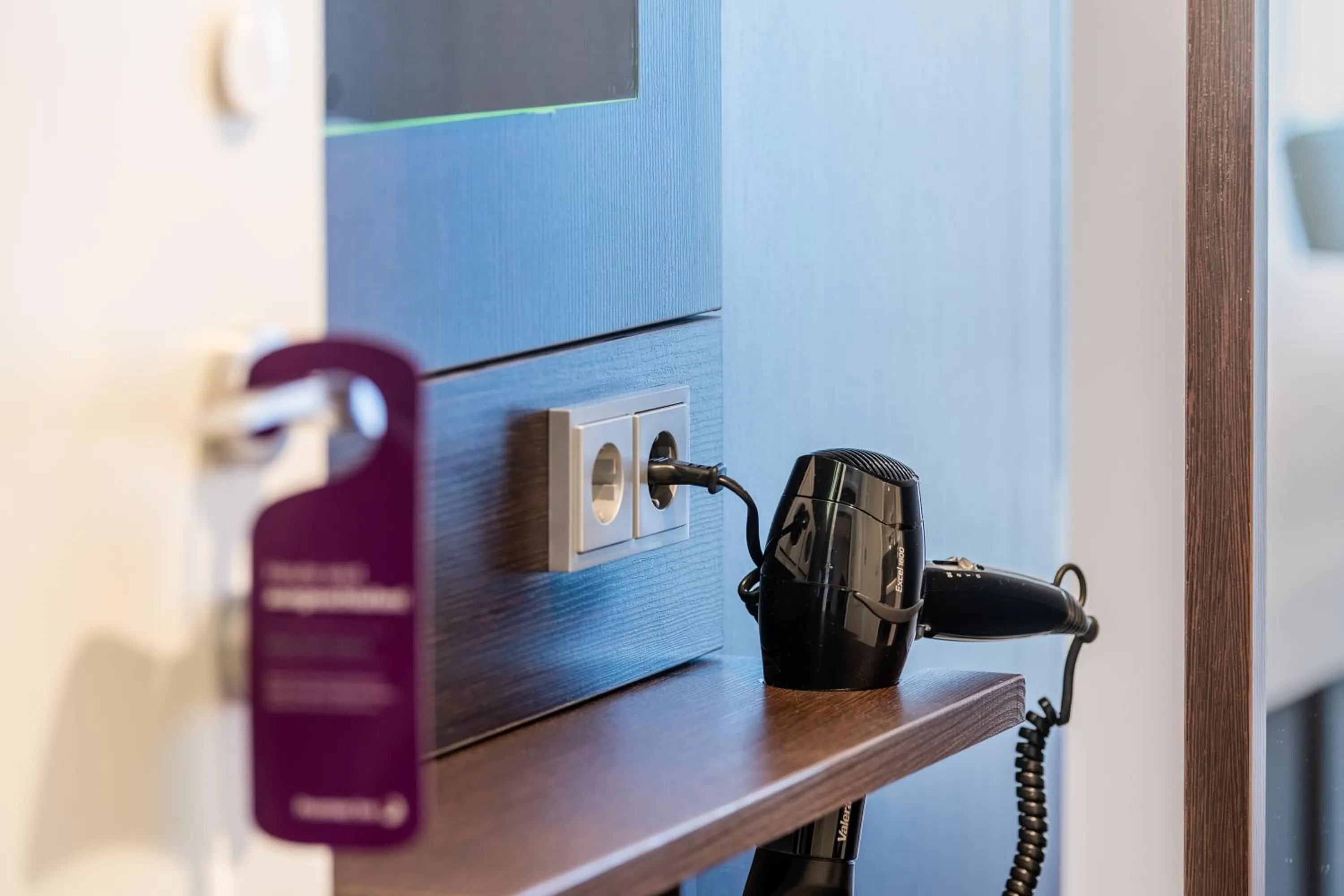 heating, Kitchen/Kitchenette in Holiday Inn Express HAMBURG CITY CENTRE