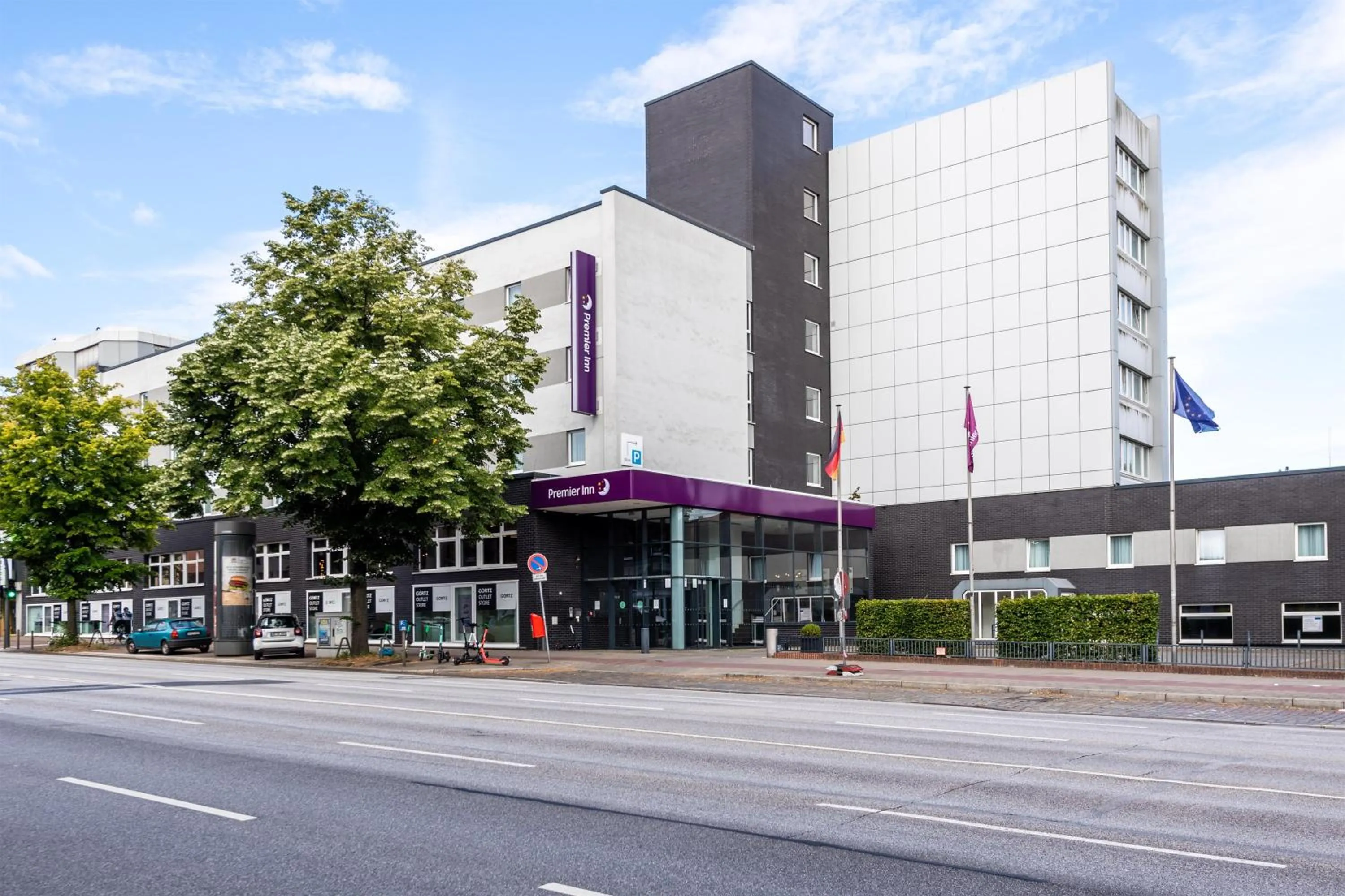 Property building in Premier Inn Hamburg City Alster