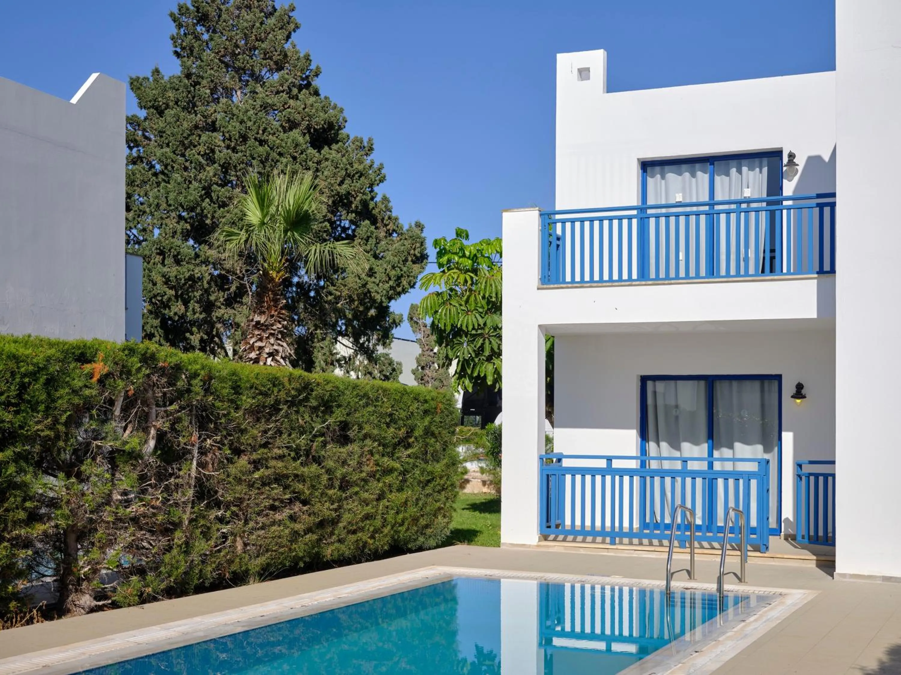 Swimming pool in Atlantica Callisto