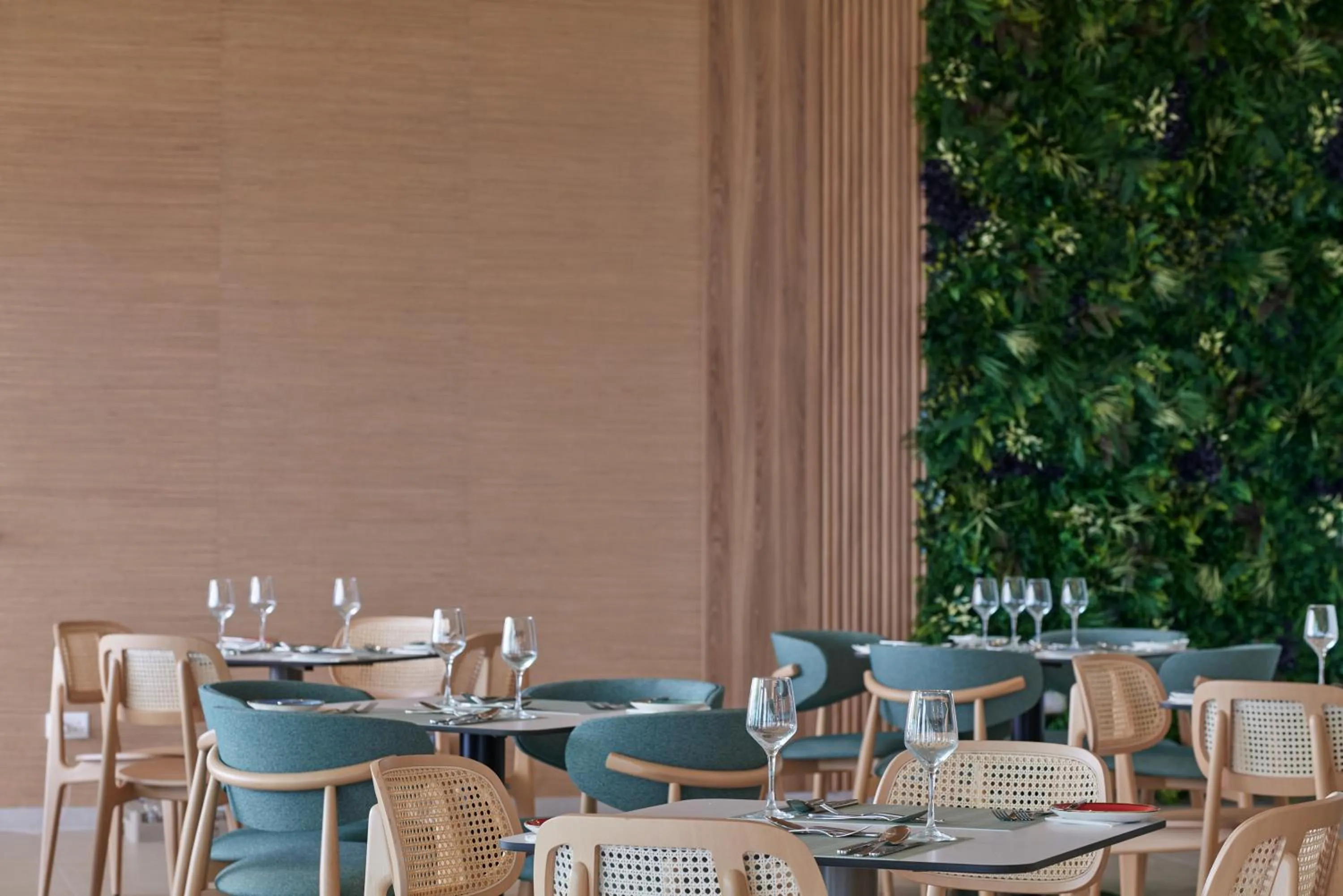 Restaurant/places to eat in Atlantica Callisto