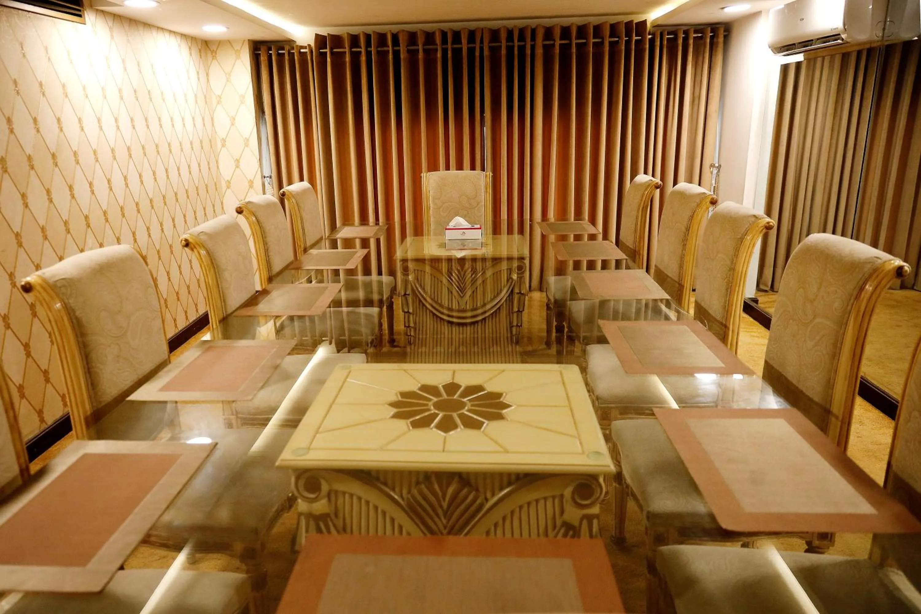 Seating area in Magnum Inn