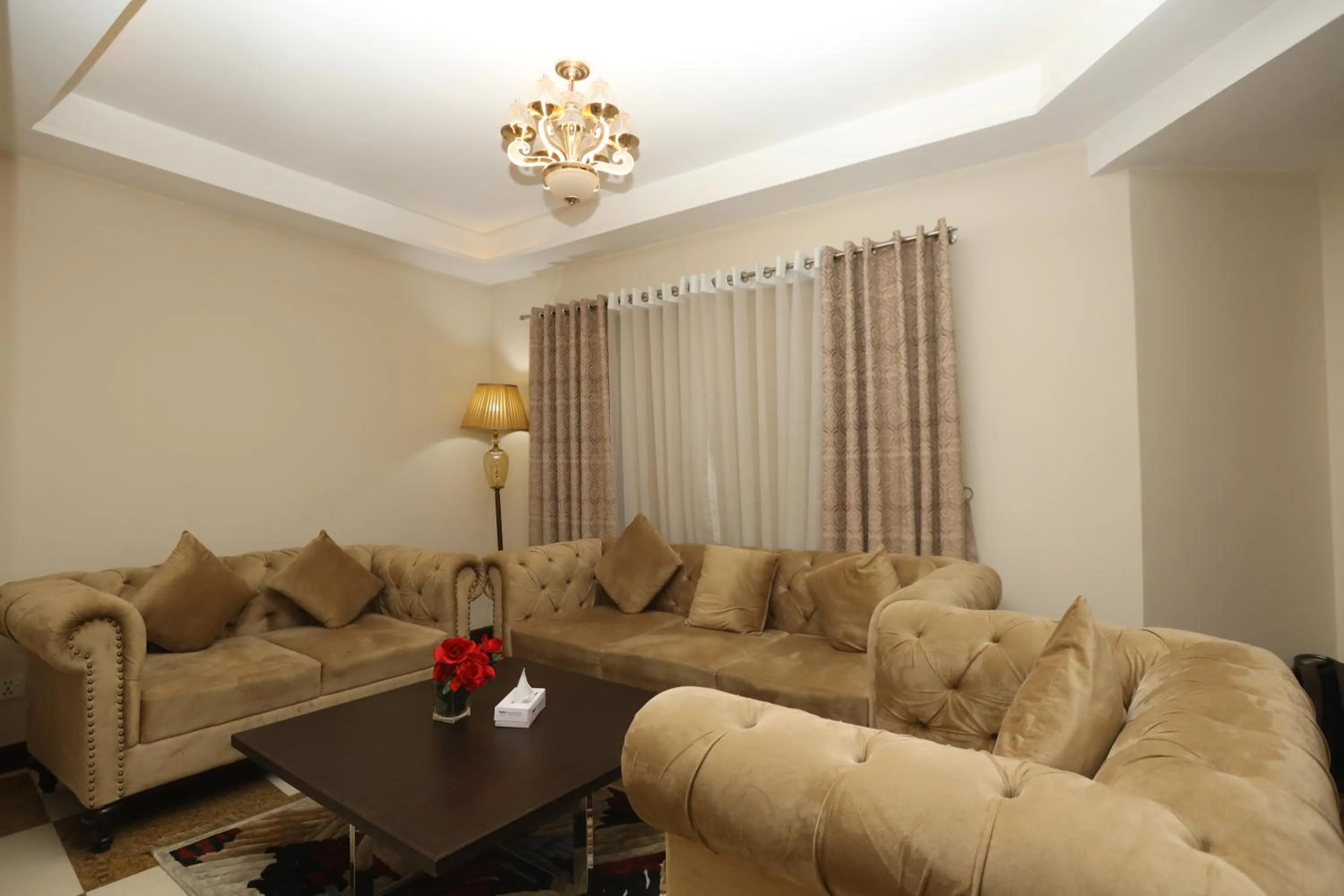 Seating area in Magnum Inn