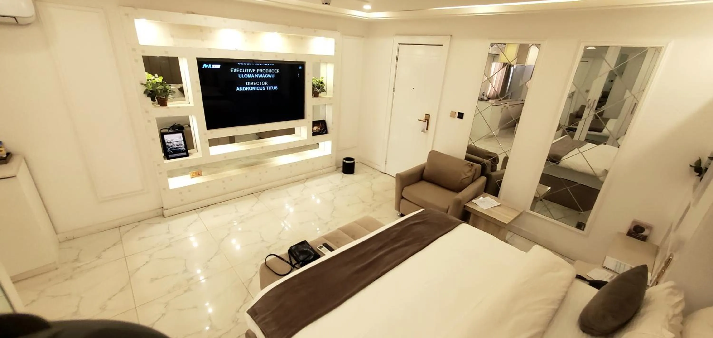 Bedroom in The Palms Hotel