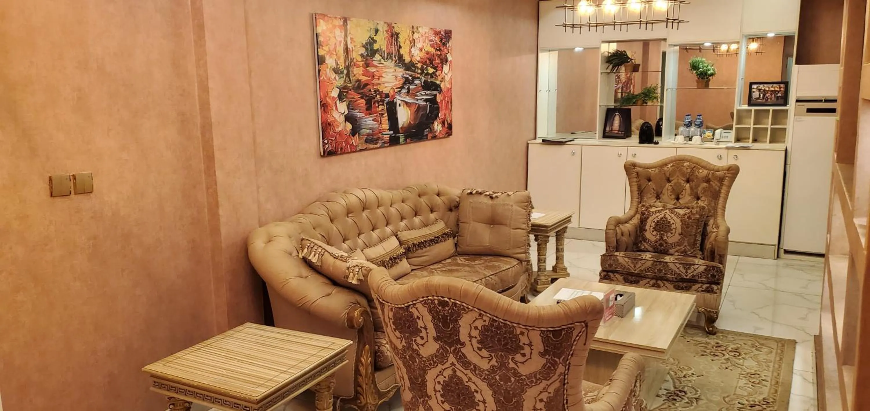 Living room in The Palms Hotel