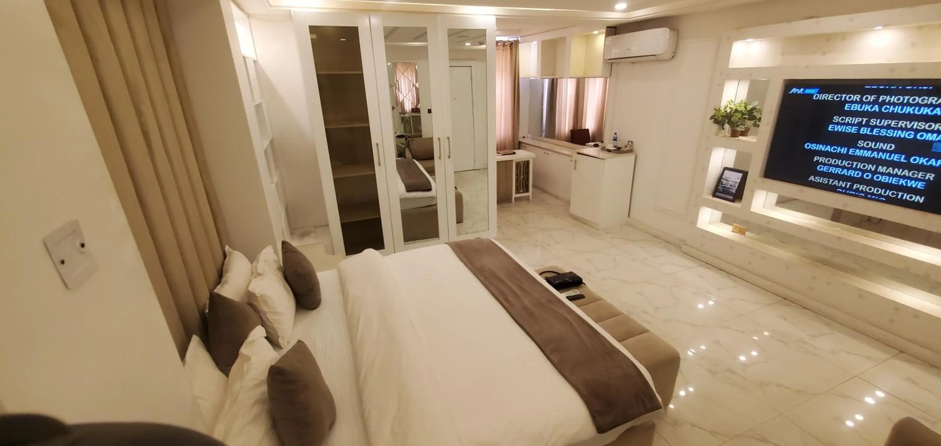 Bedroom, Bed in The Palms Hotel