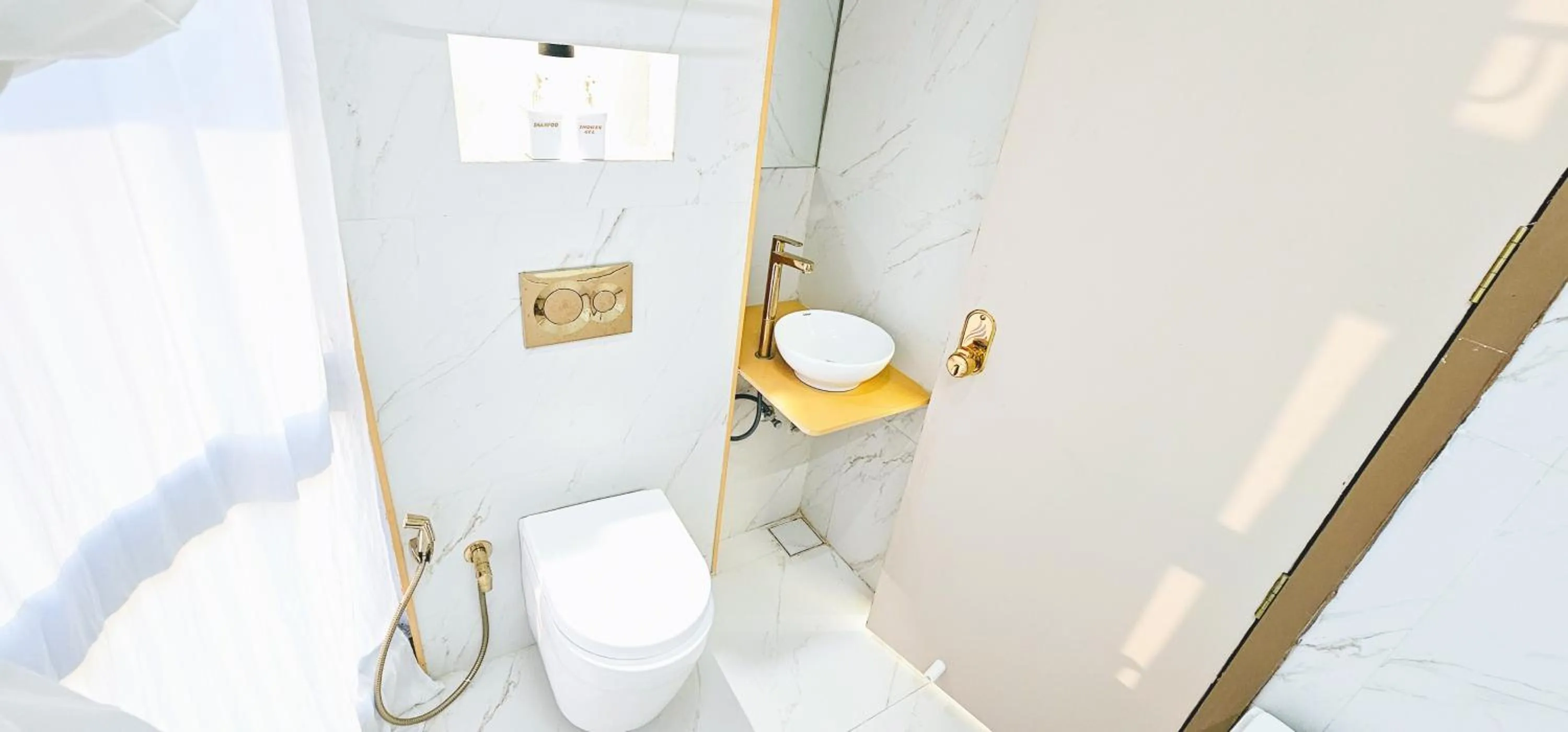 Shower in Hotel Nova Bling