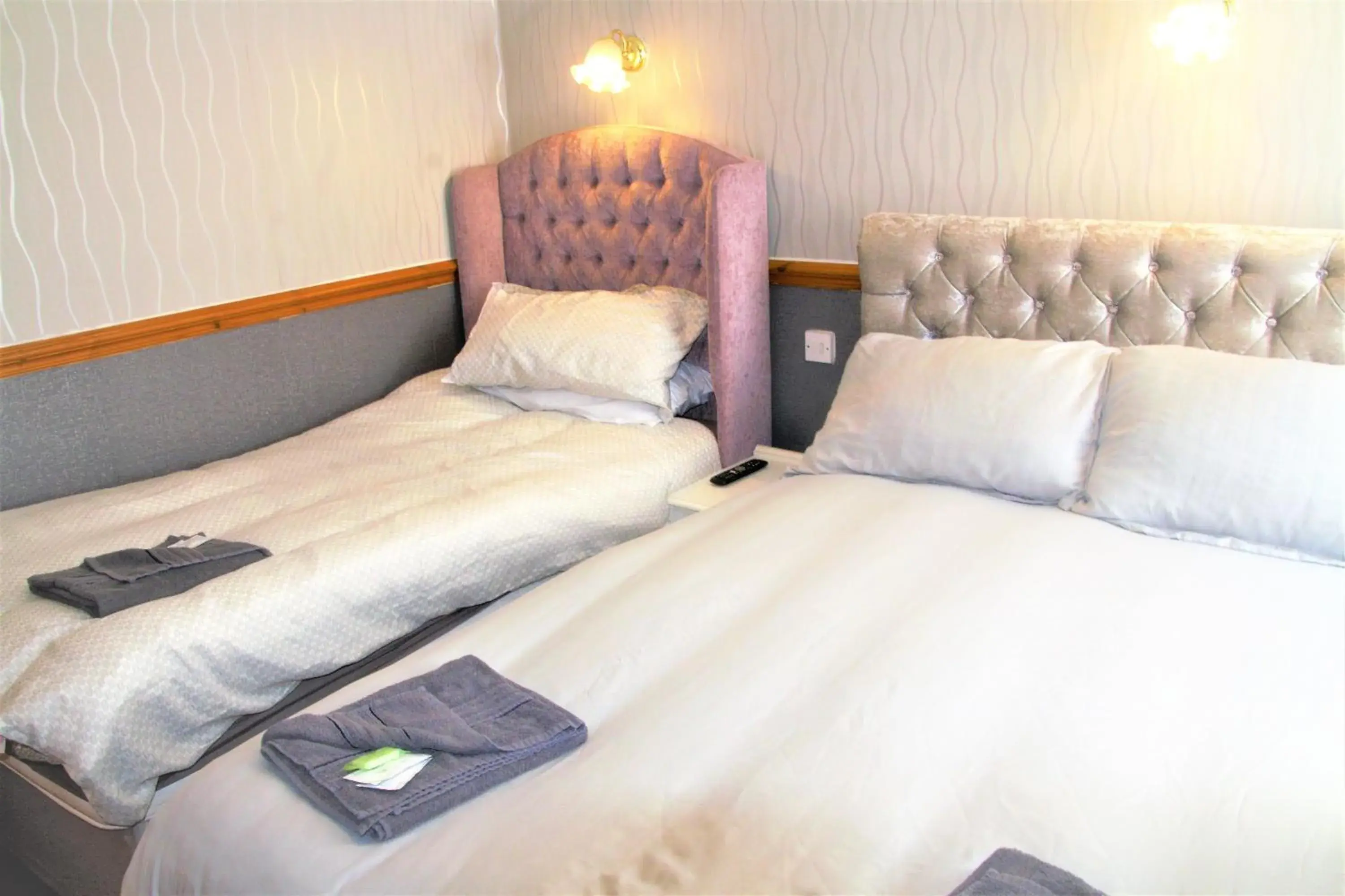 Triple Room with Private Bathroom in Pine Lodge Hotel Triple Room with Private Bathroom in Pine Lodge Hotel