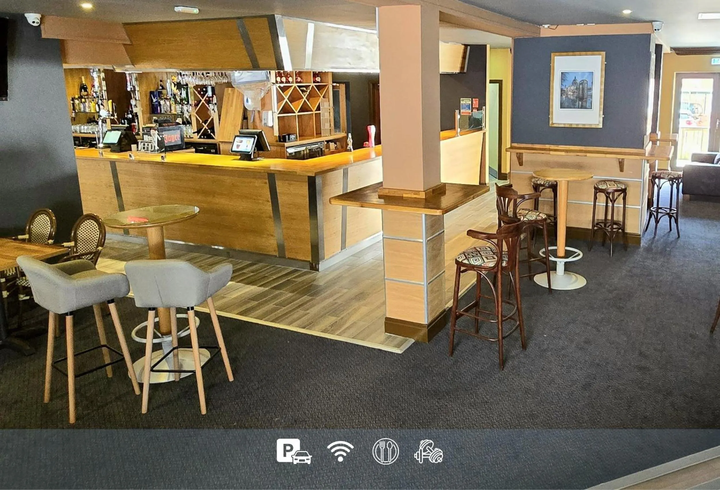 Lounge or bar in The Carmichael - Hull City Centre