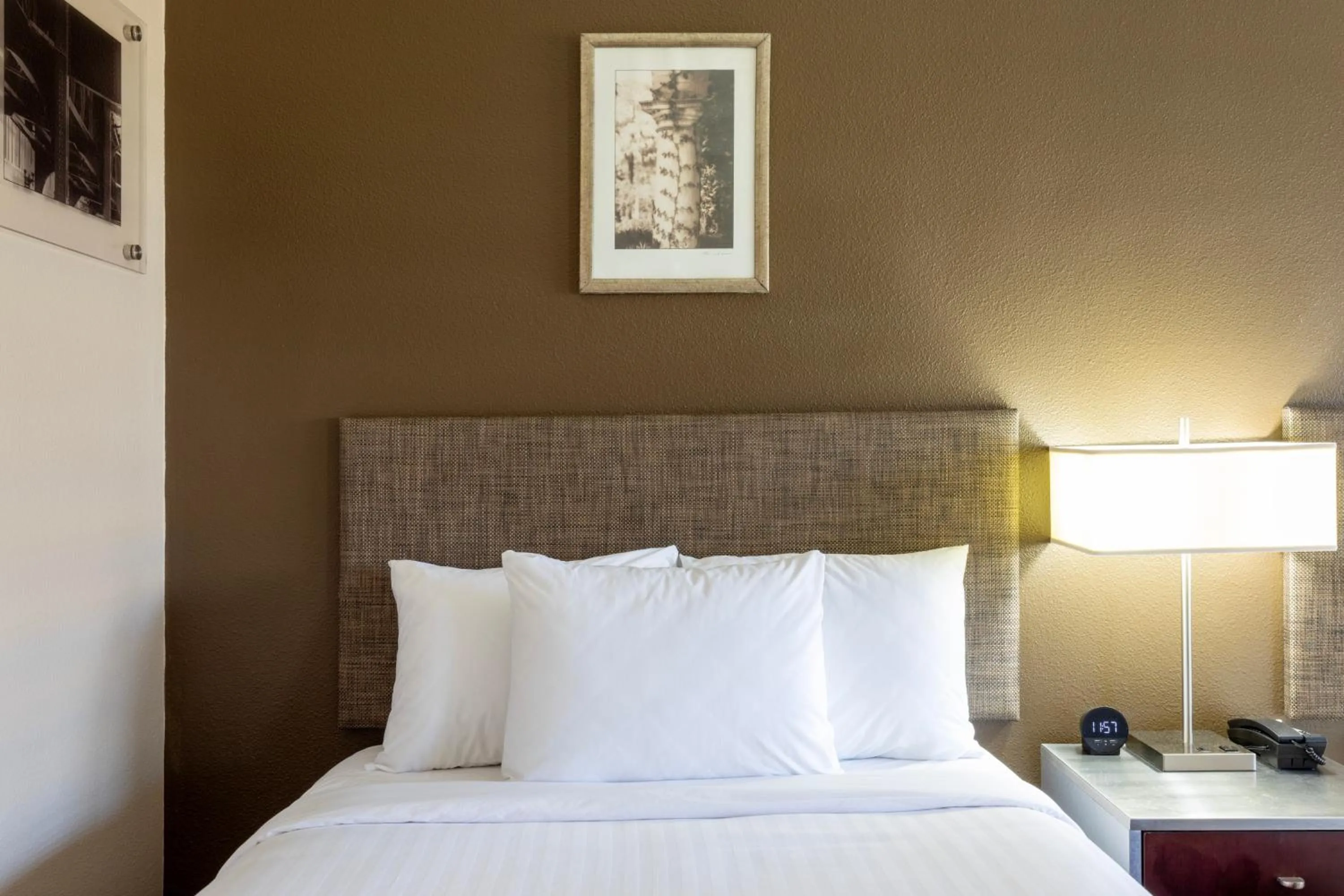 Bed in Grandstay Hotel & Suites