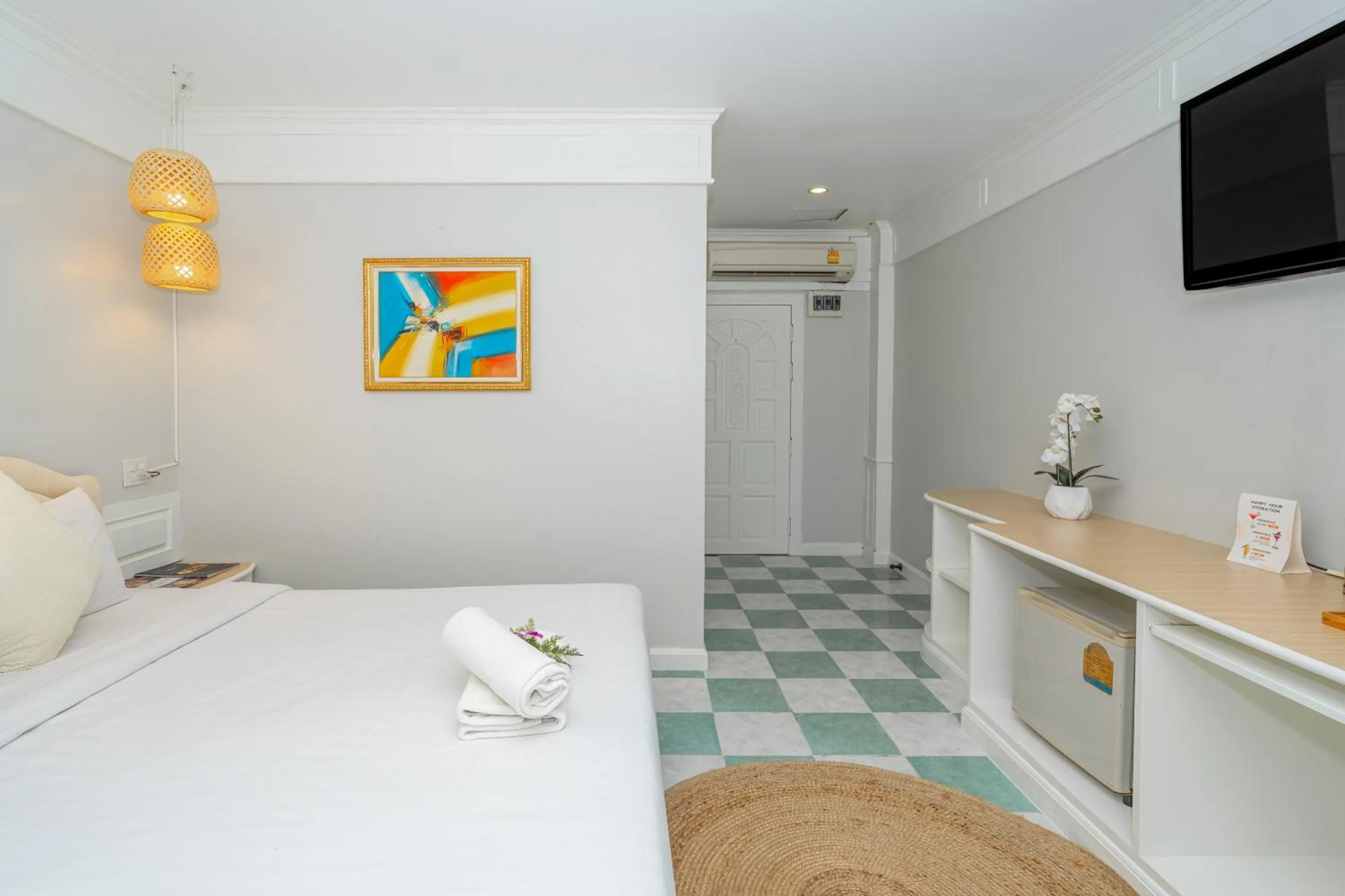 Bed in Patong Social Hotel & Restaurant