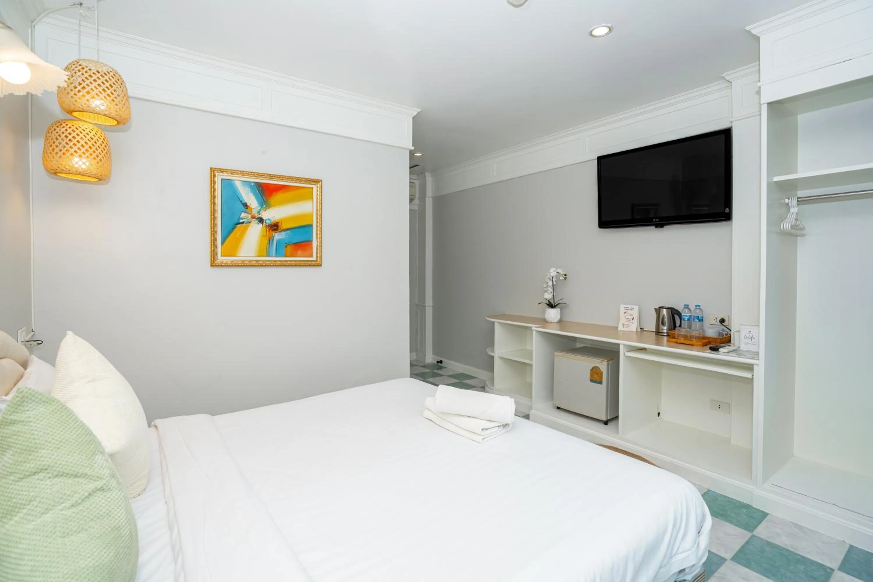 Bedroom, Bed in Patong Social Hotel & Restaurant