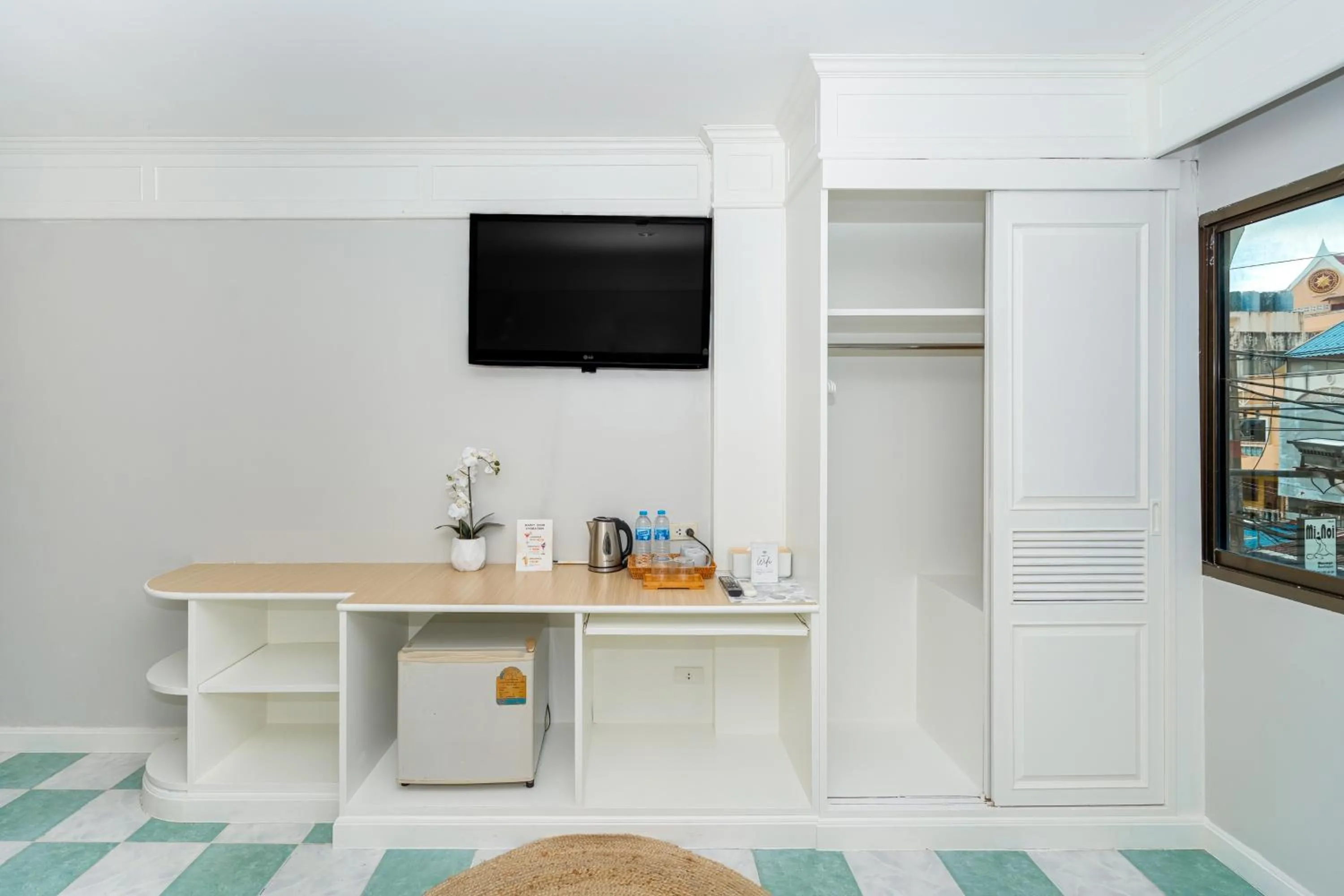 Coffee/tea facilities in Patong Social Hotel & Restaurant