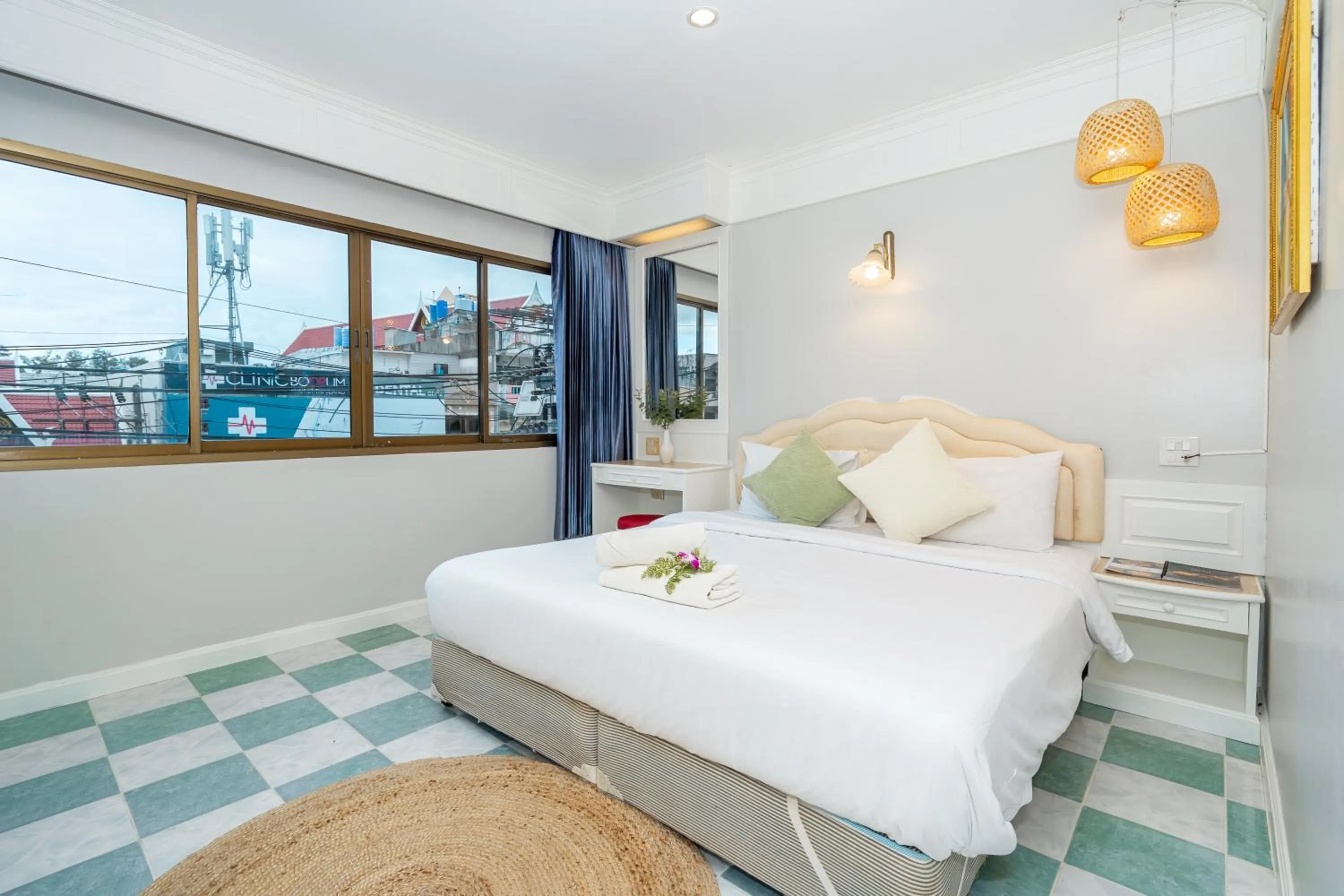 Bed in Patong Social Hotel & Restaurant