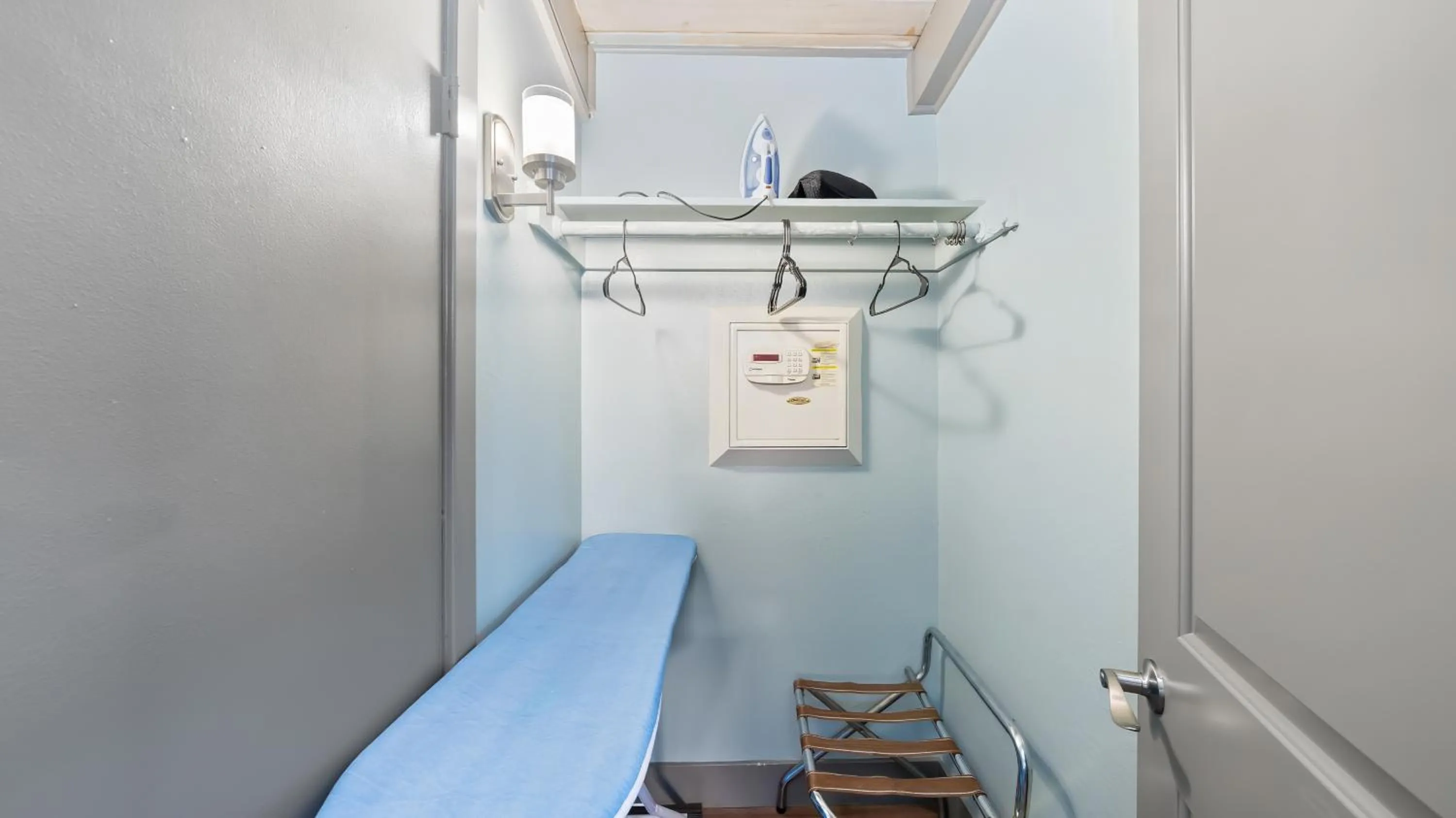 wardrobe in Blue Jay Lodge