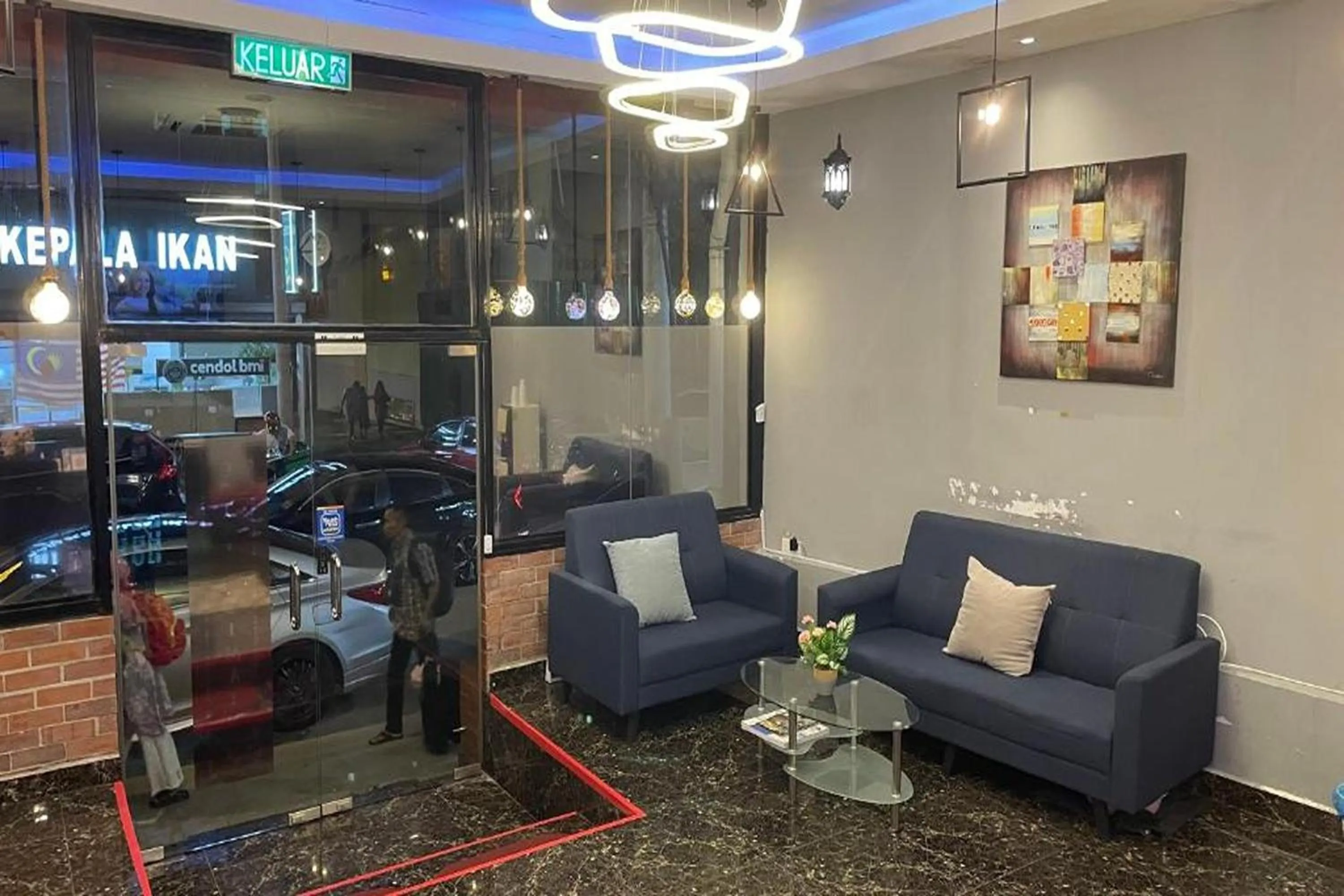 Seating area in Hotel Dlima Inn Bukit Bintang