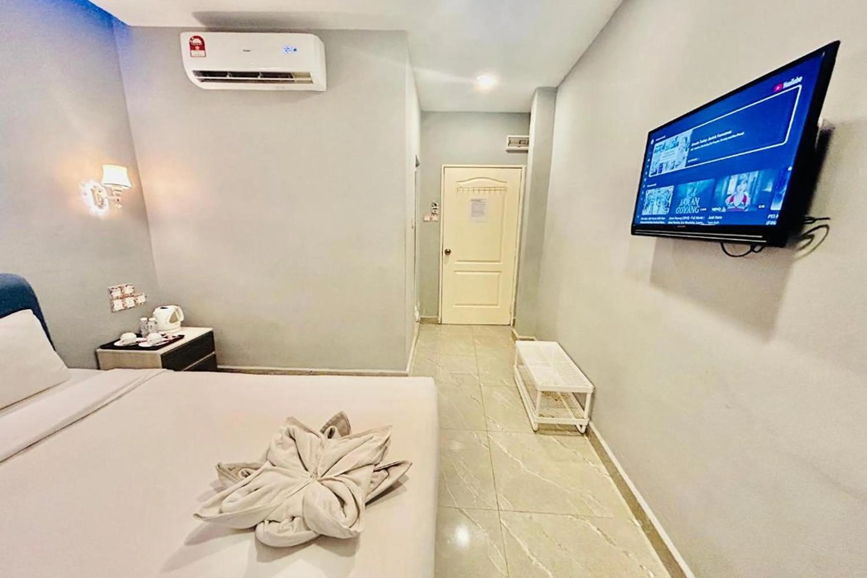 Bedroom, Bed in Hotel Dlima Inn Bukit Bintang