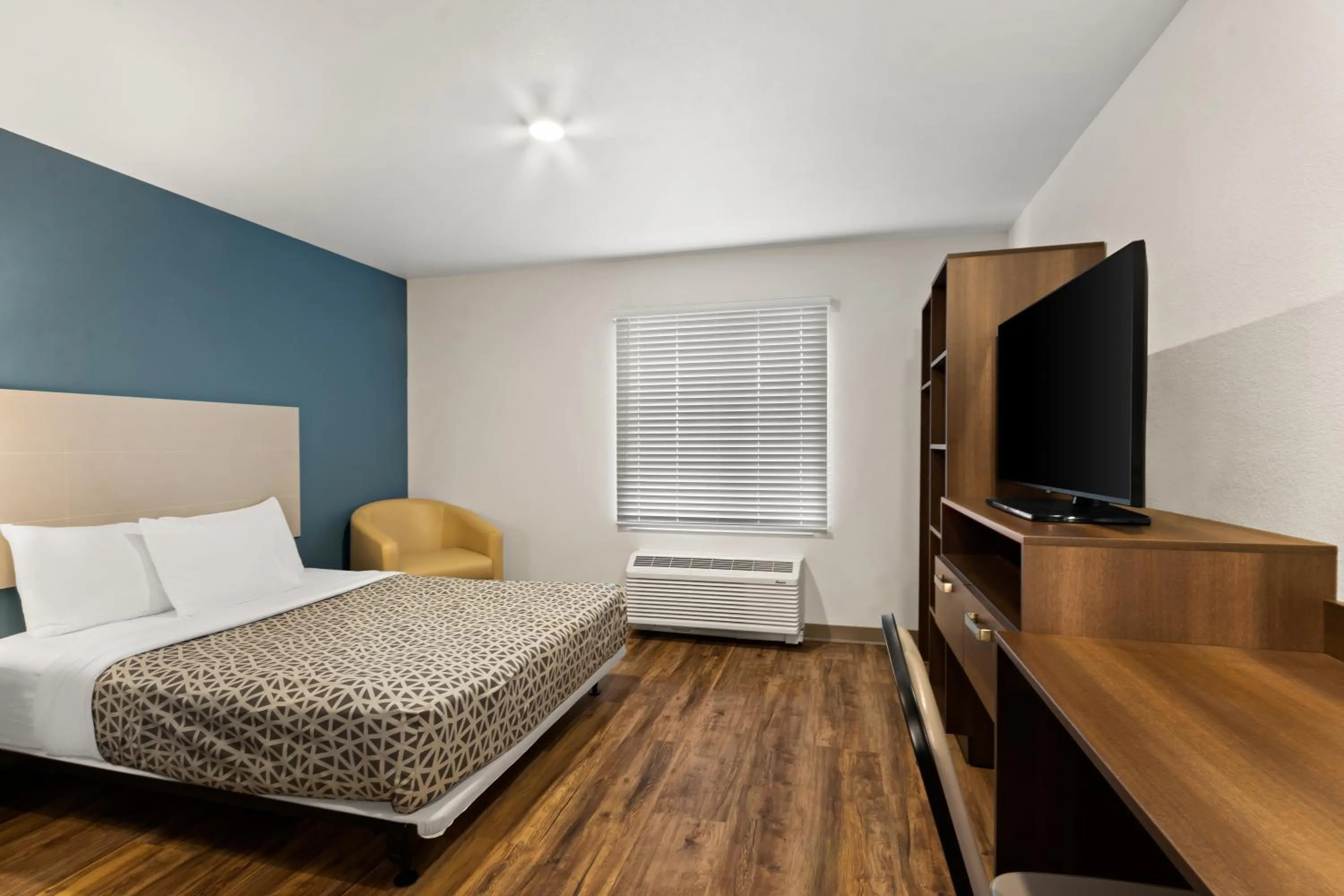 Bedroom, Bed in WoodSpring Suites Tolleson - Phoenix West