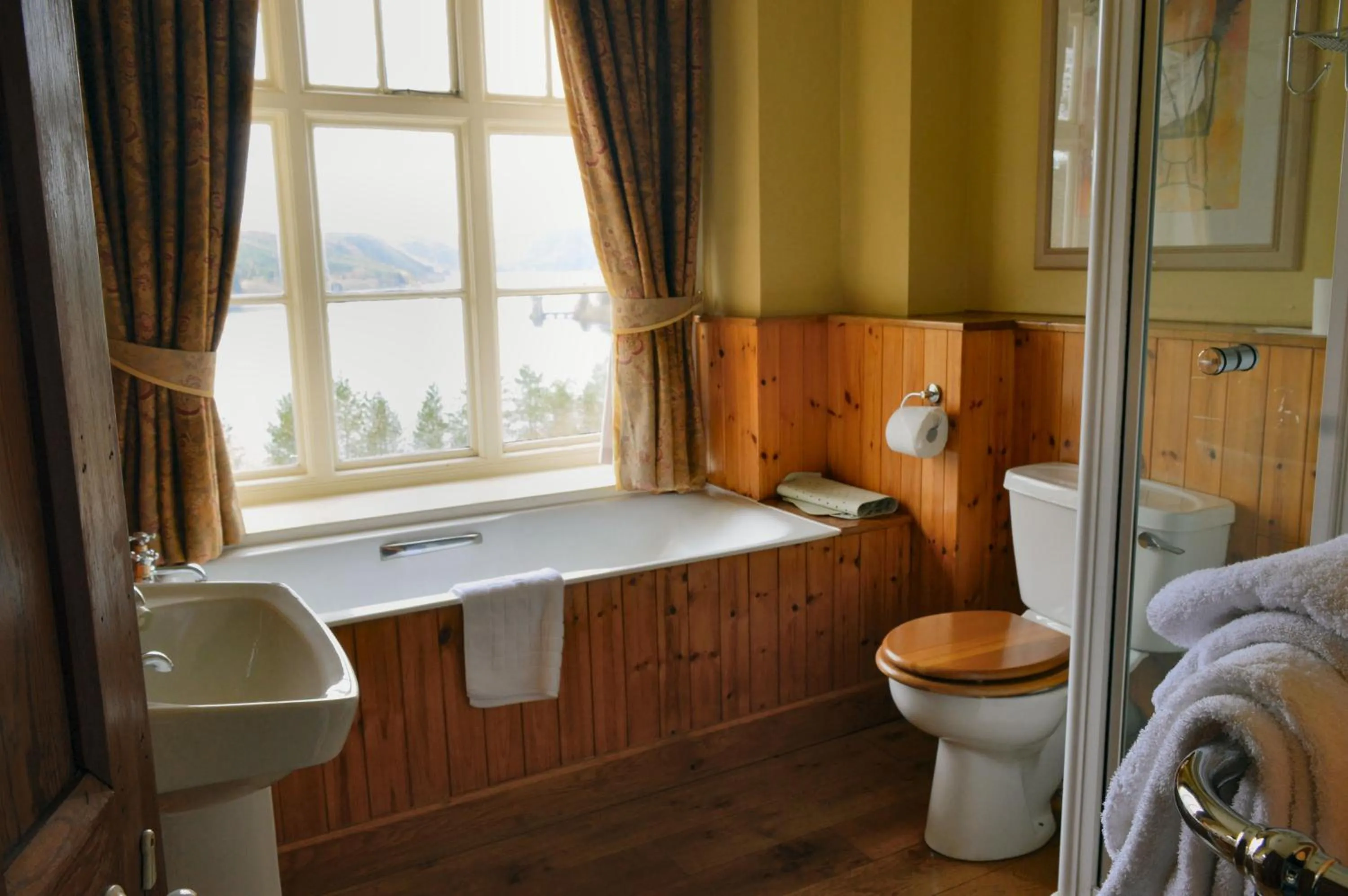 Restaurant/places to eat in Lake Vyrnwy Hotel & Spa