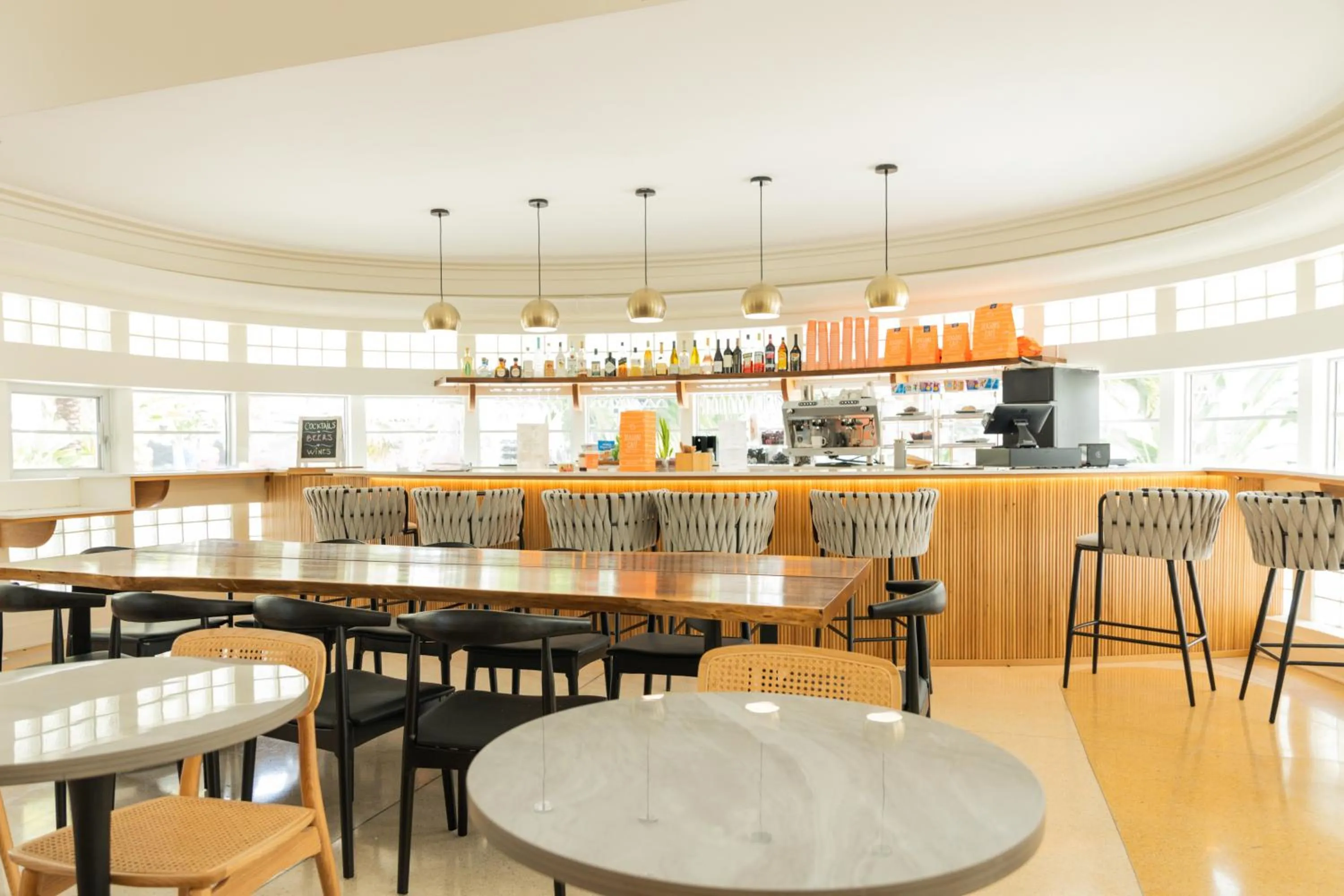 Restaurant/places to eat in Kenmore Village Hotel, South Beach