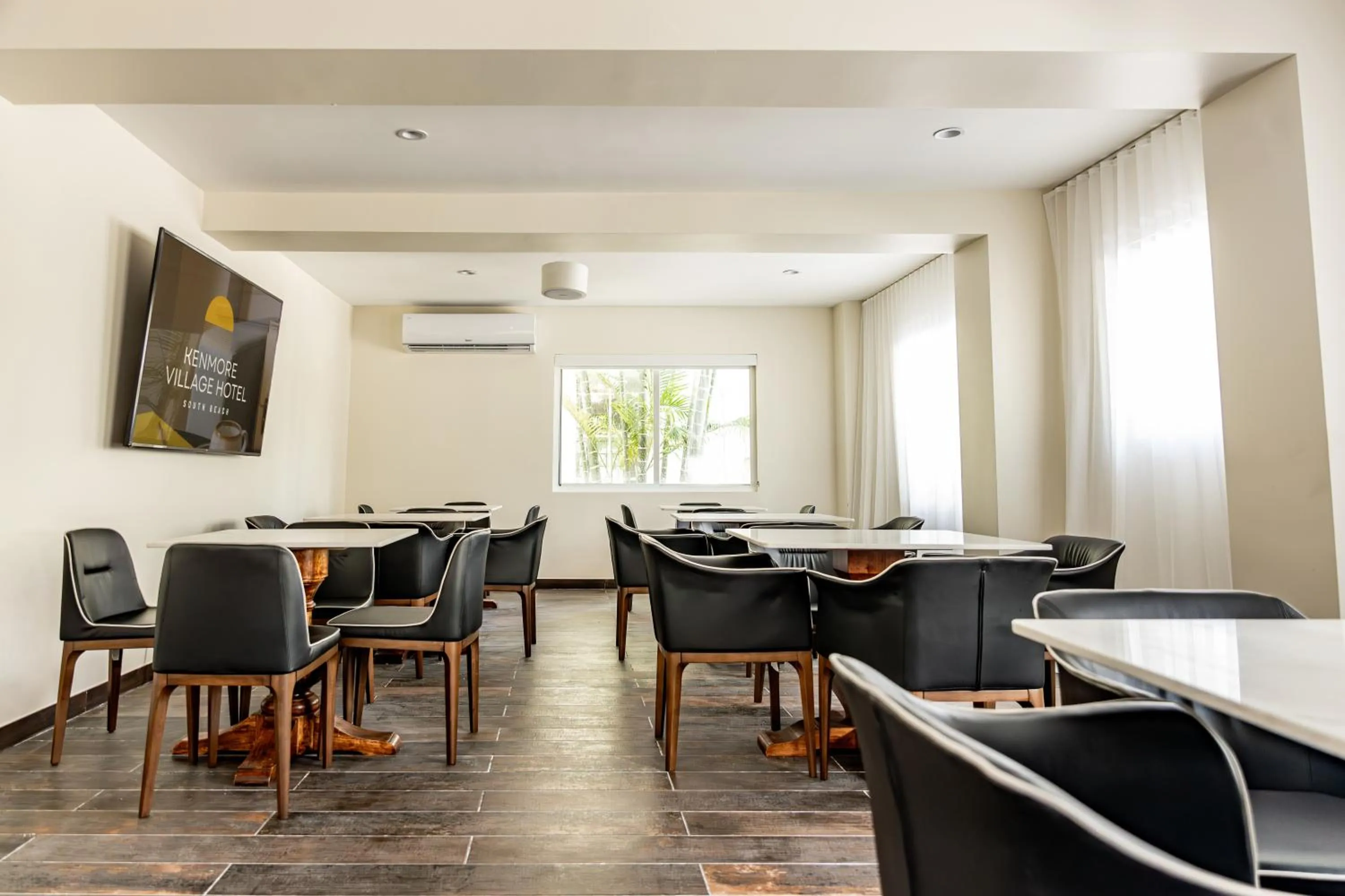 Meeting/conference room in Kenmore Village Hotel, South Beach