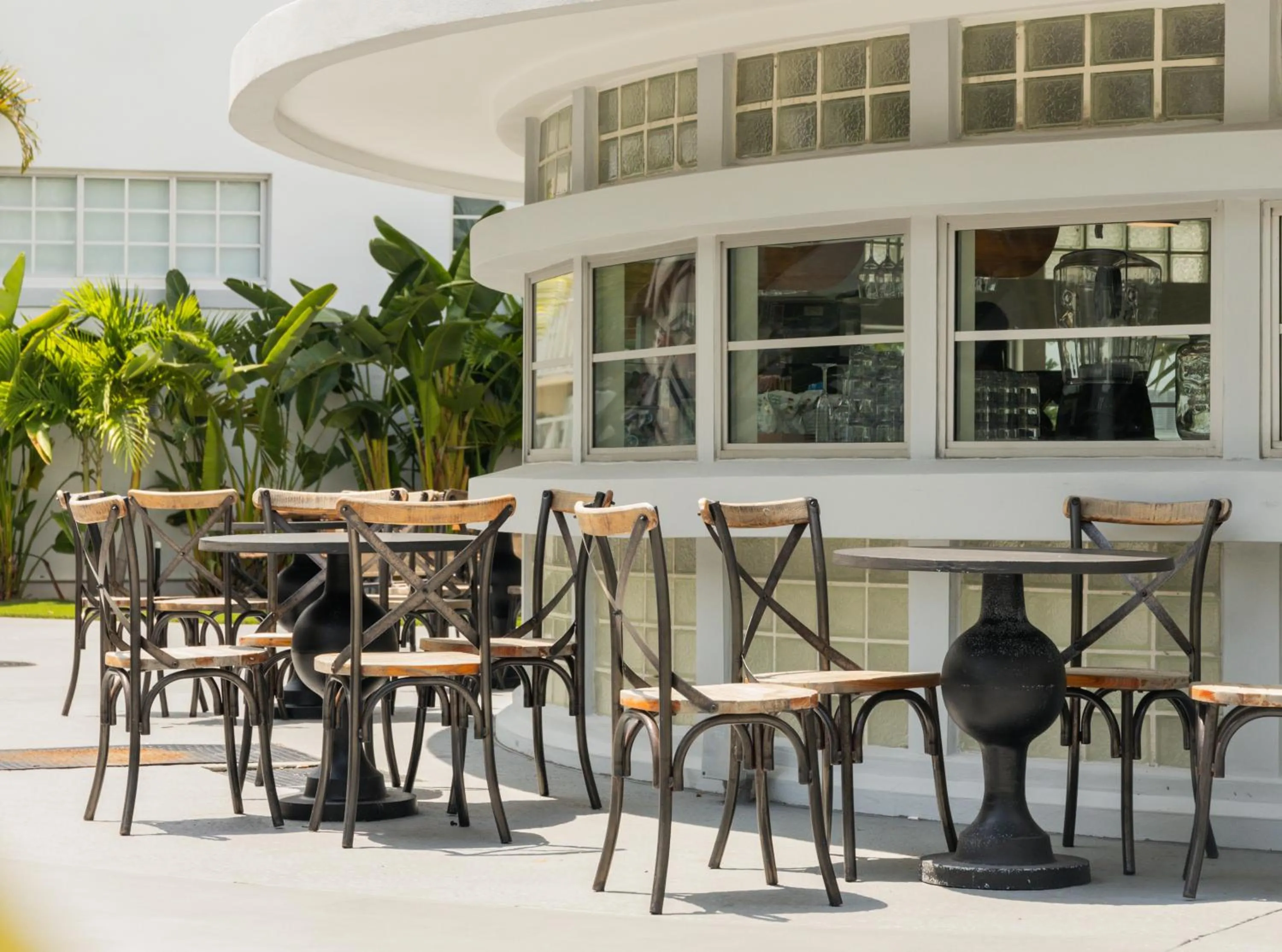 Restaurant/places to eat in Kenmore Village Hotel, South Beach